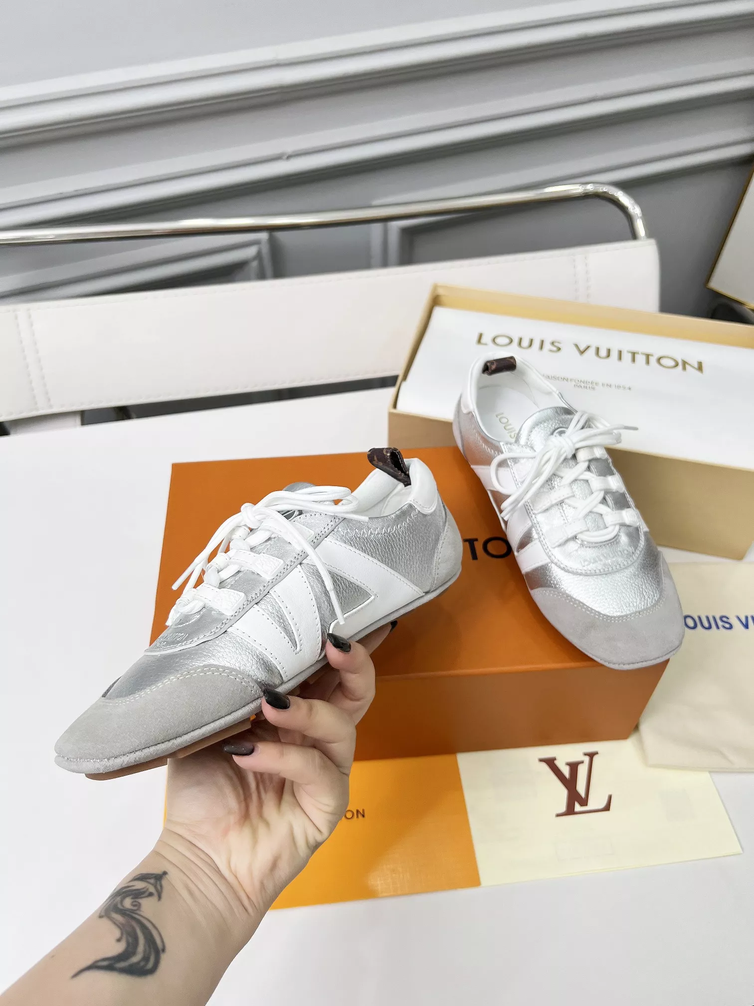 Louis Vuitton Casual Shoes For Women Sophisticated 8421