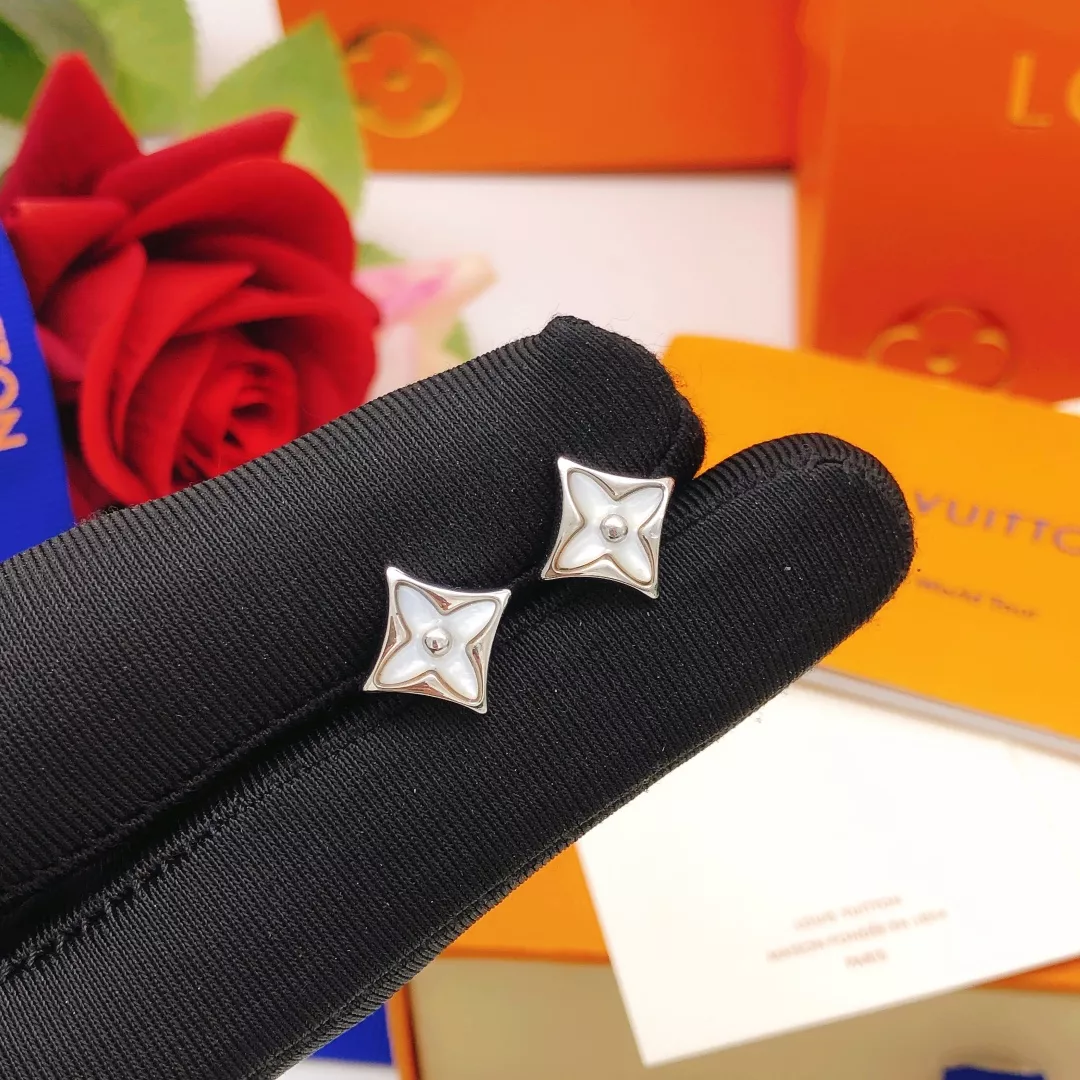 Louis Vuitton Earrings For Women AllSeason 8893