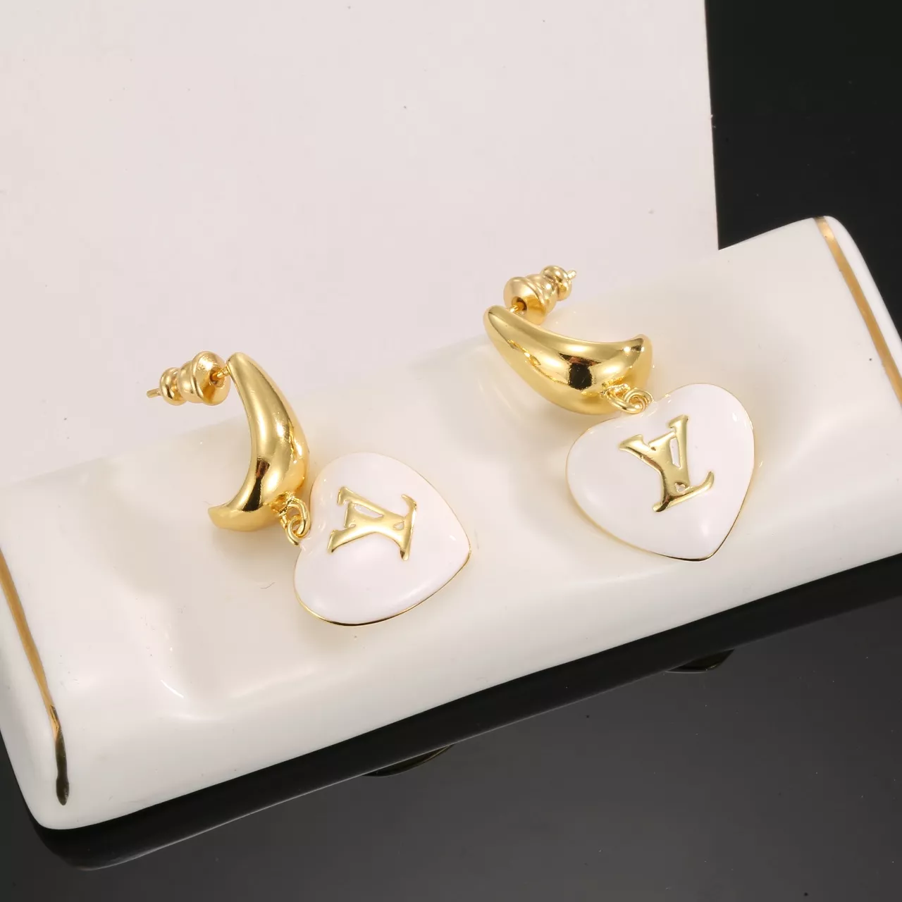 Louis Vuitton Earrings For Women Bold 8679