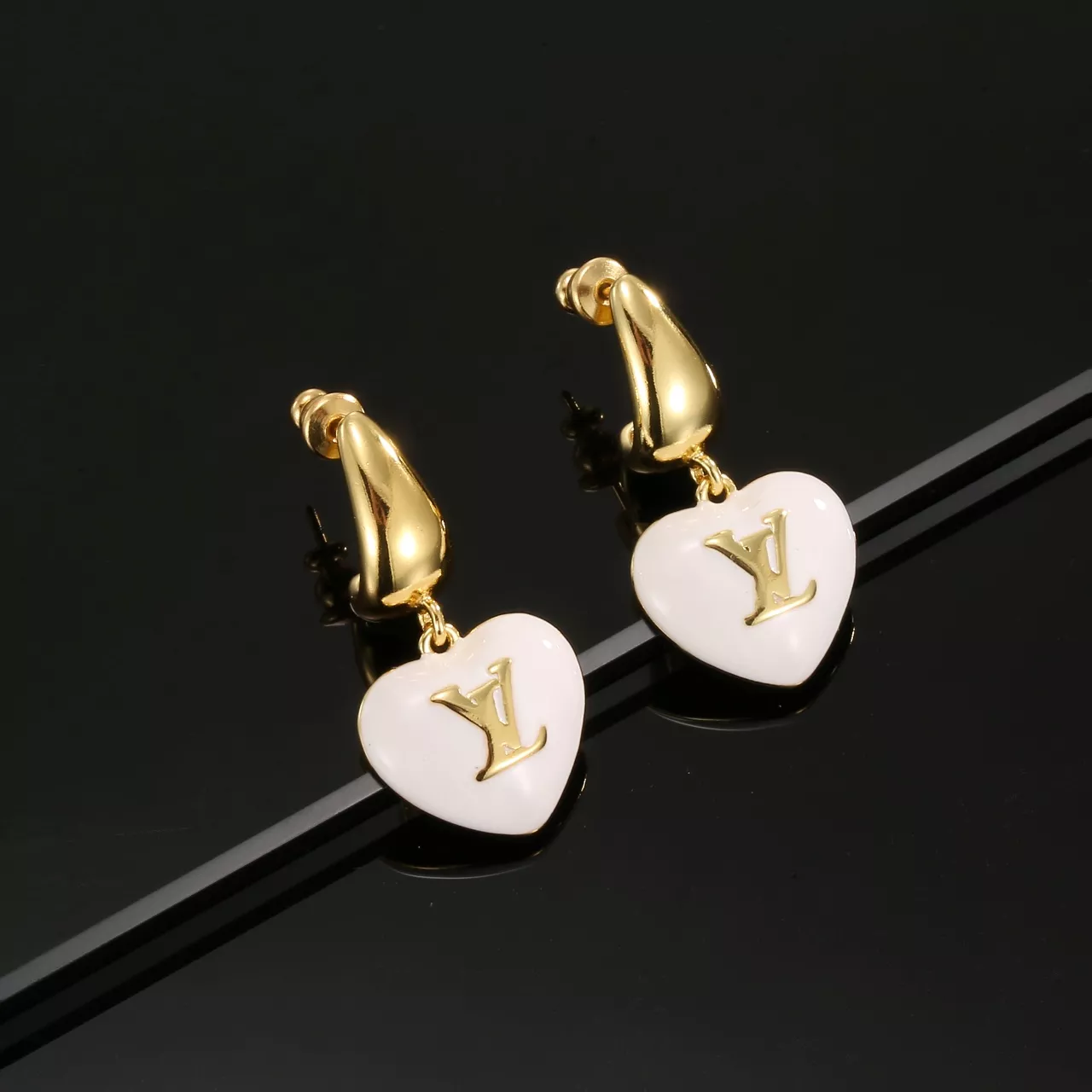 Louis Vuitton Earrings For Women Bold 8679