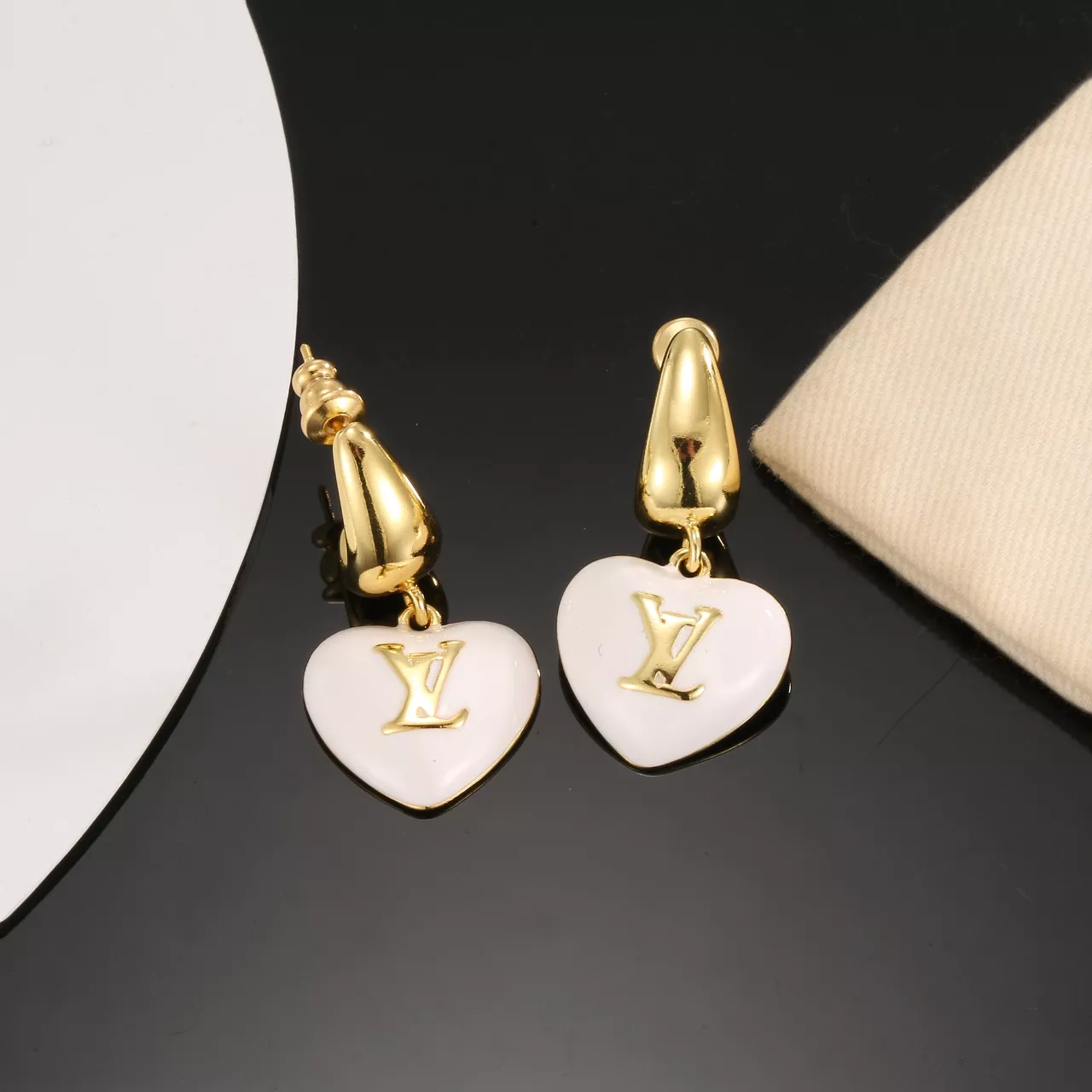 Louis Vuitton Earrings For Women Bold 8679