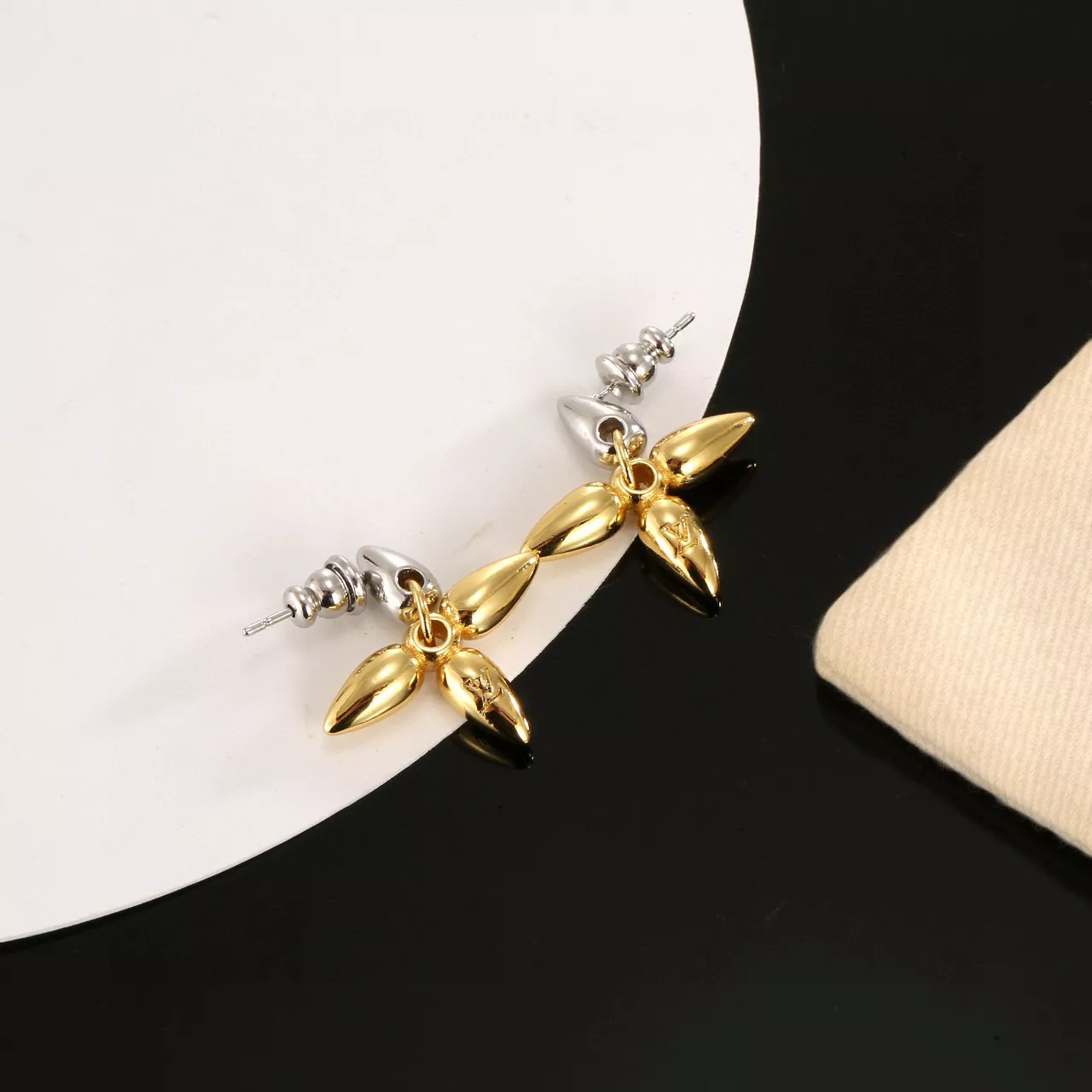 Louis Vuitton Earrings For Women Breathable 9475