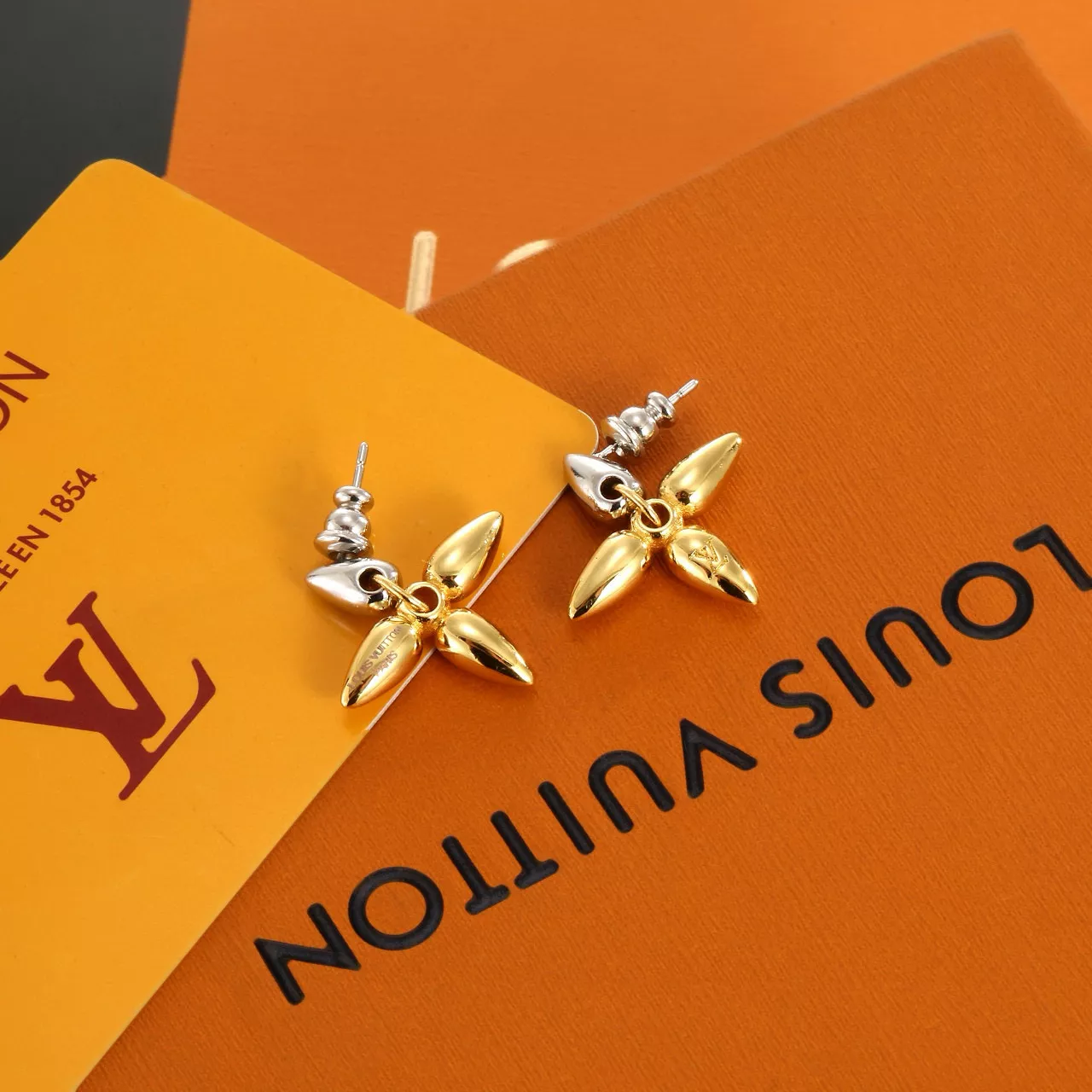 Louis Vuitton Earrings For Women Breathable 9475