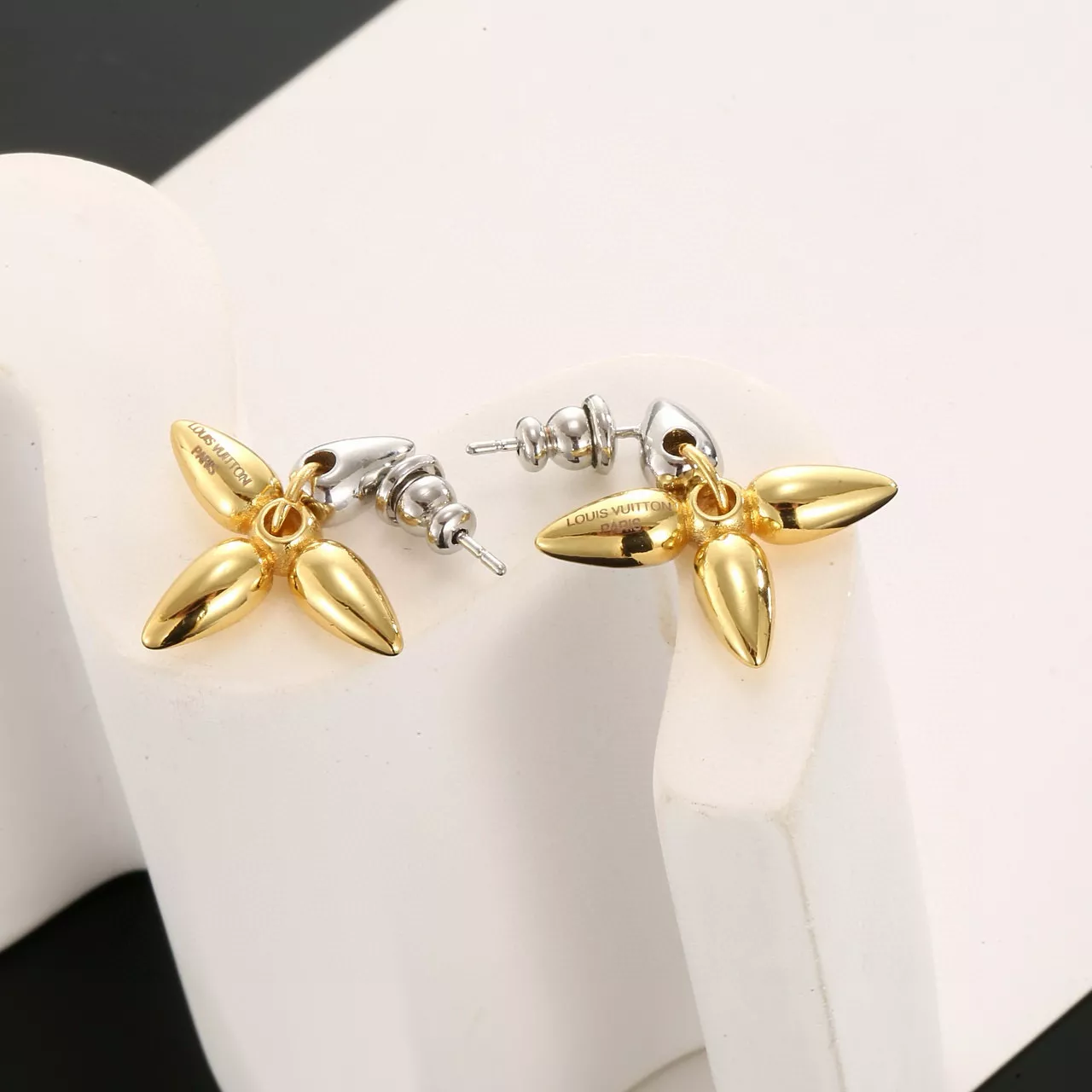 Louis Vuitton Earrings For Women Breathable 9475