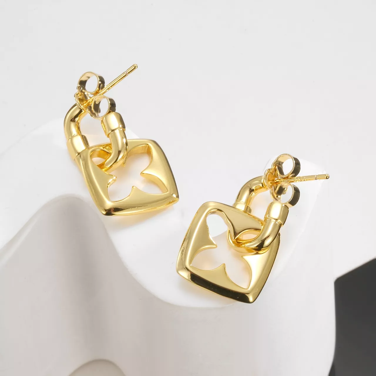 Louis Vuitton Earrings For Women Bright 6756