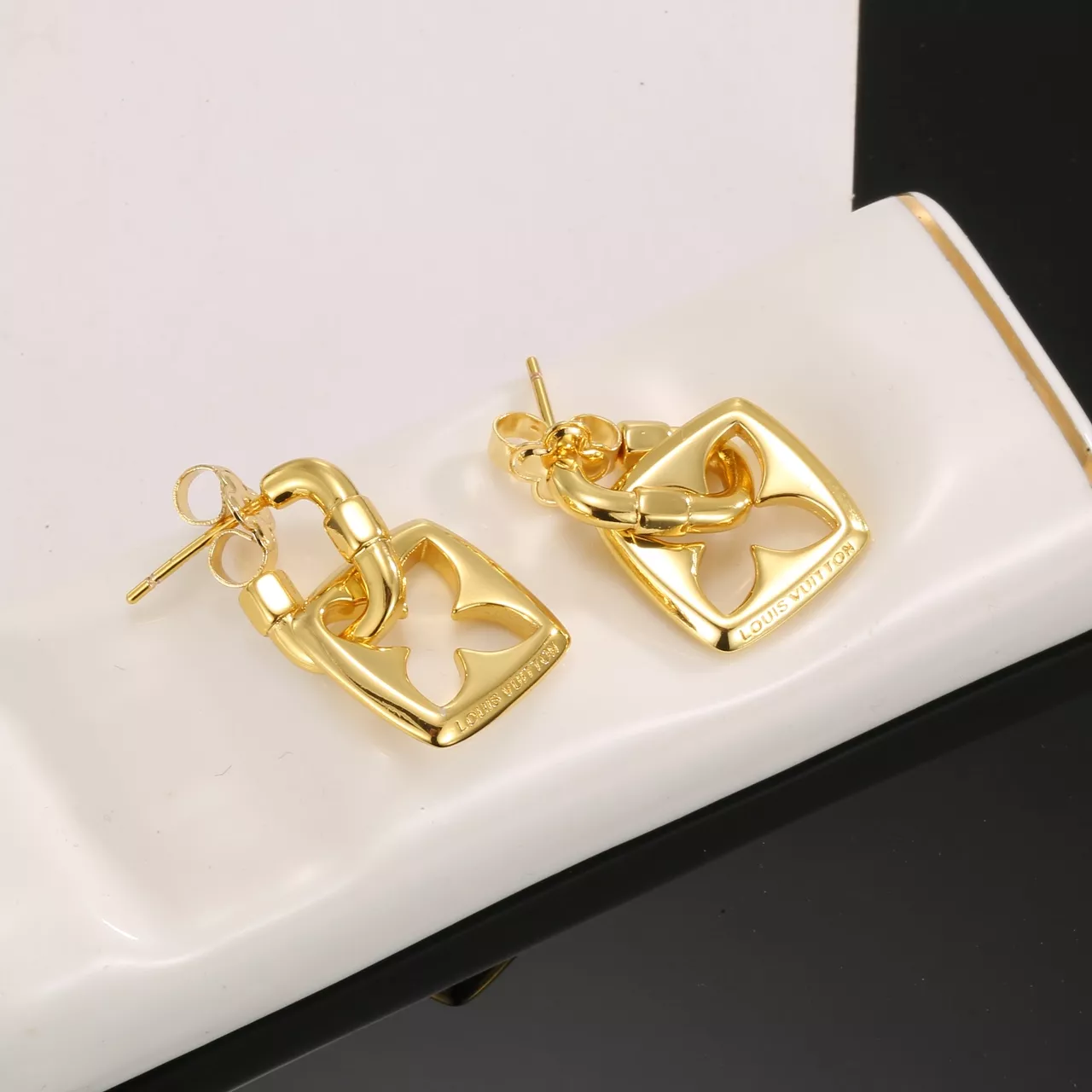 Louis Vuitton Earrings For Women Bright 6756