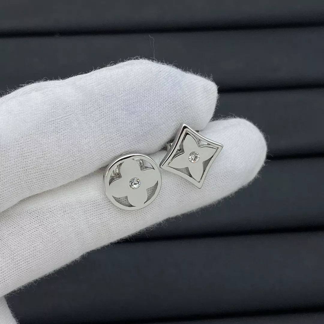 Louis Vuitton Earrings For Women Minimalist 4666