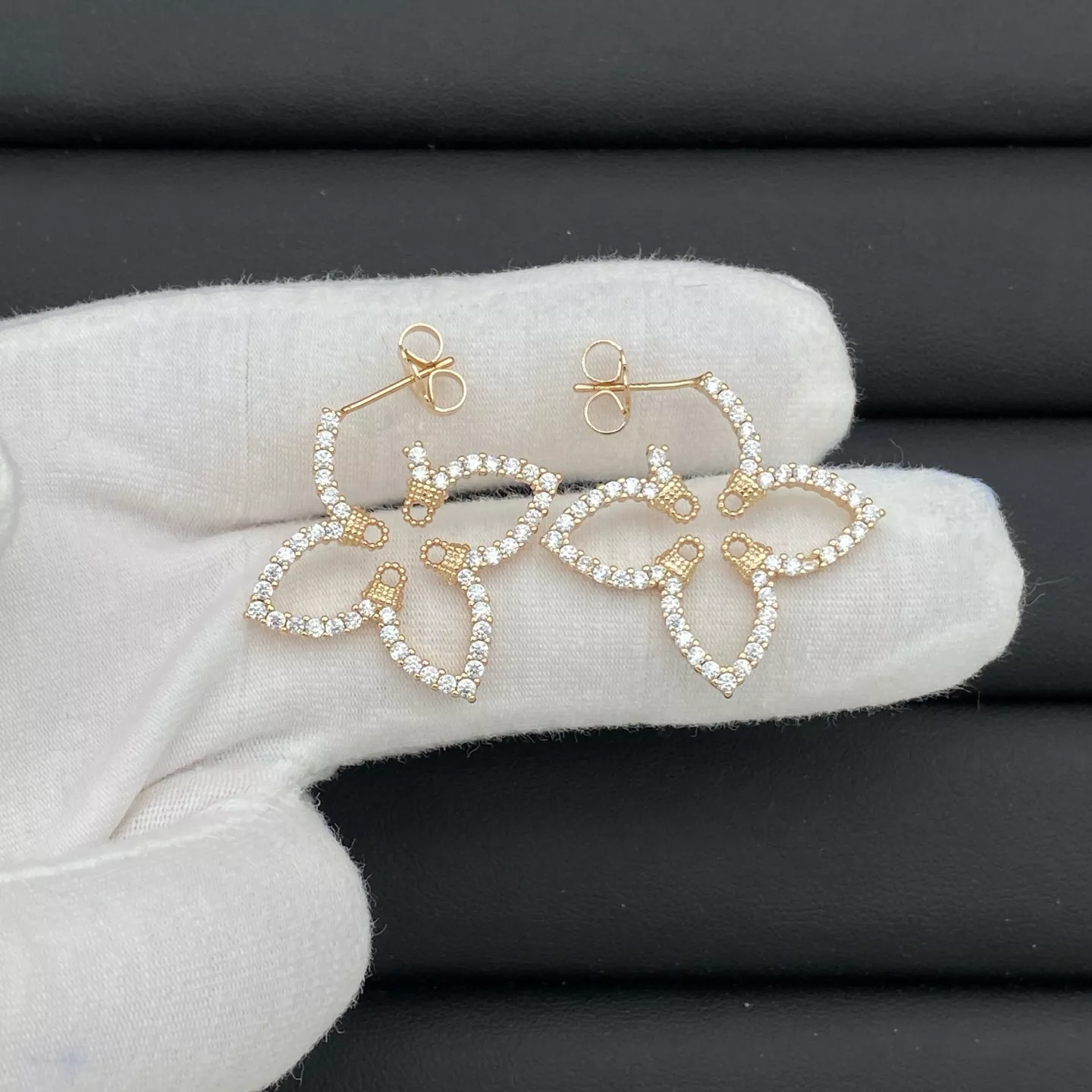 Louis Vuitton Earrings For Women Soft 8485