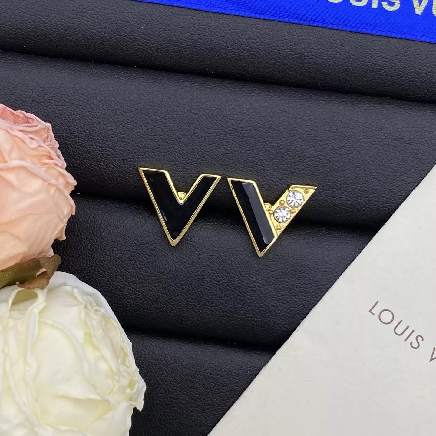 Louis Vuitton Earrings For Women StreetReady 7929