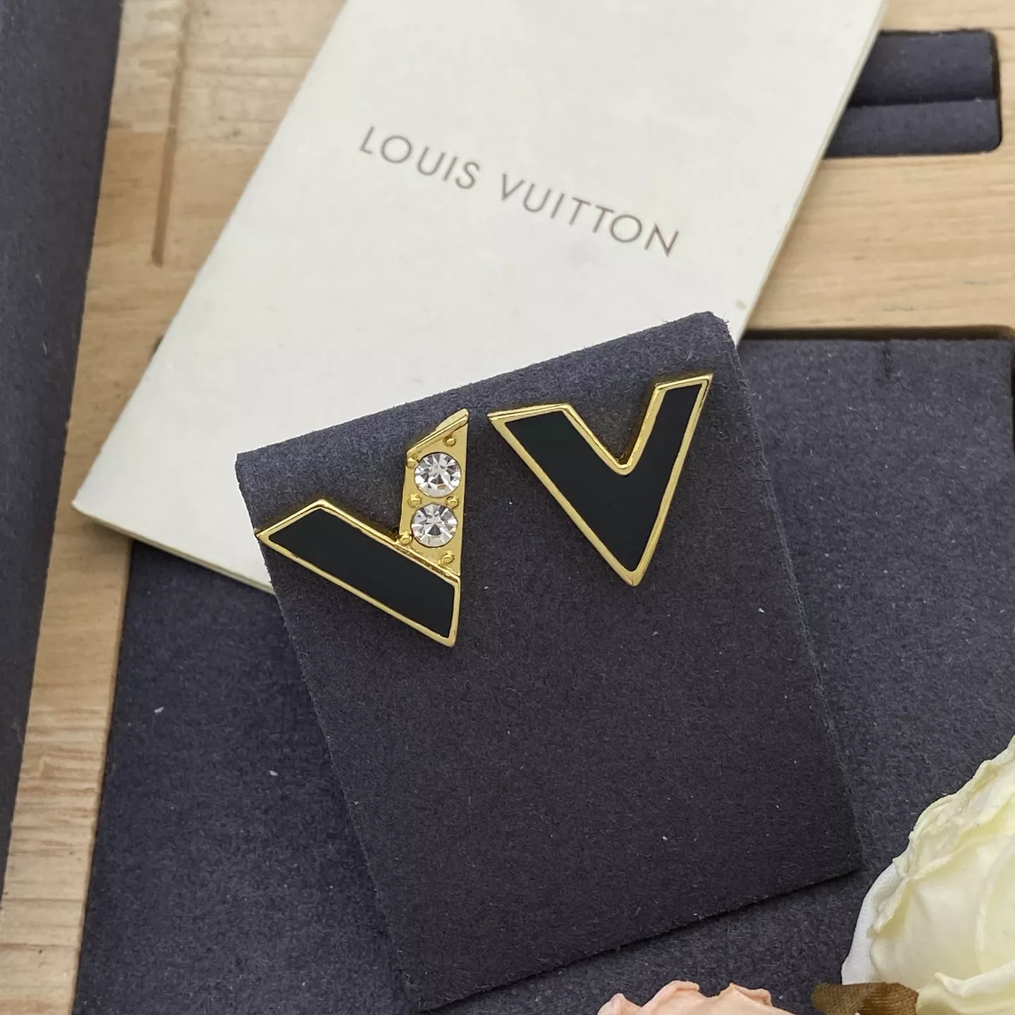 Louis Vuitton Earrings For Women StreetReady 7929