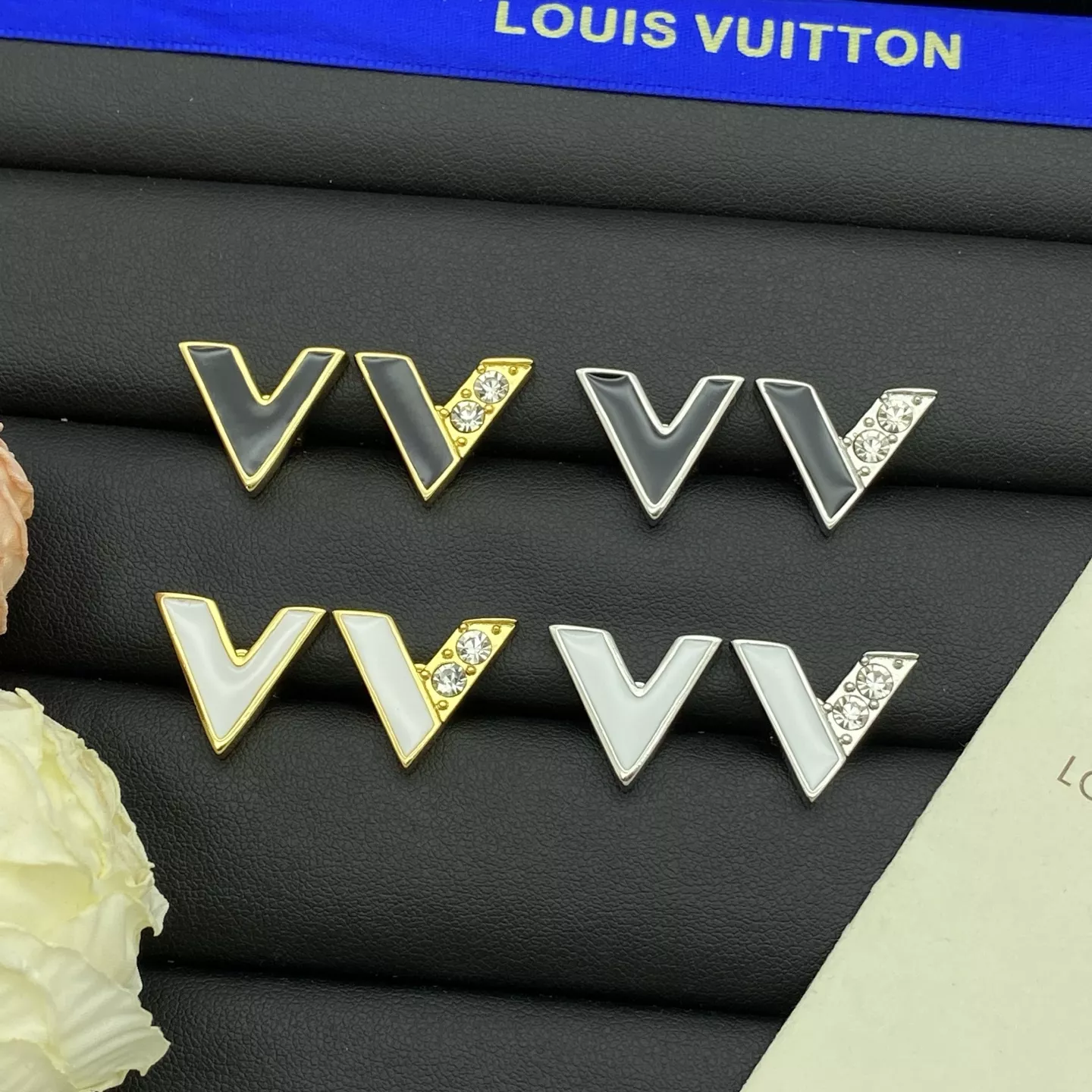Louis Vuitton Earrings For Women Timeless 3464