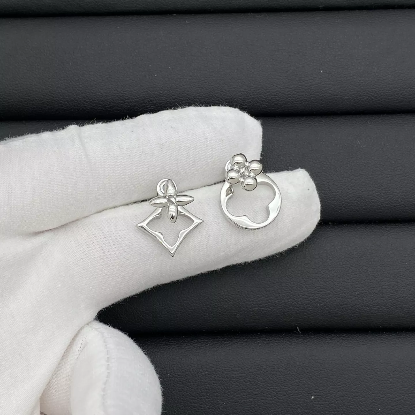 Louis Vuitton Earrings For Women Trendsetting 594