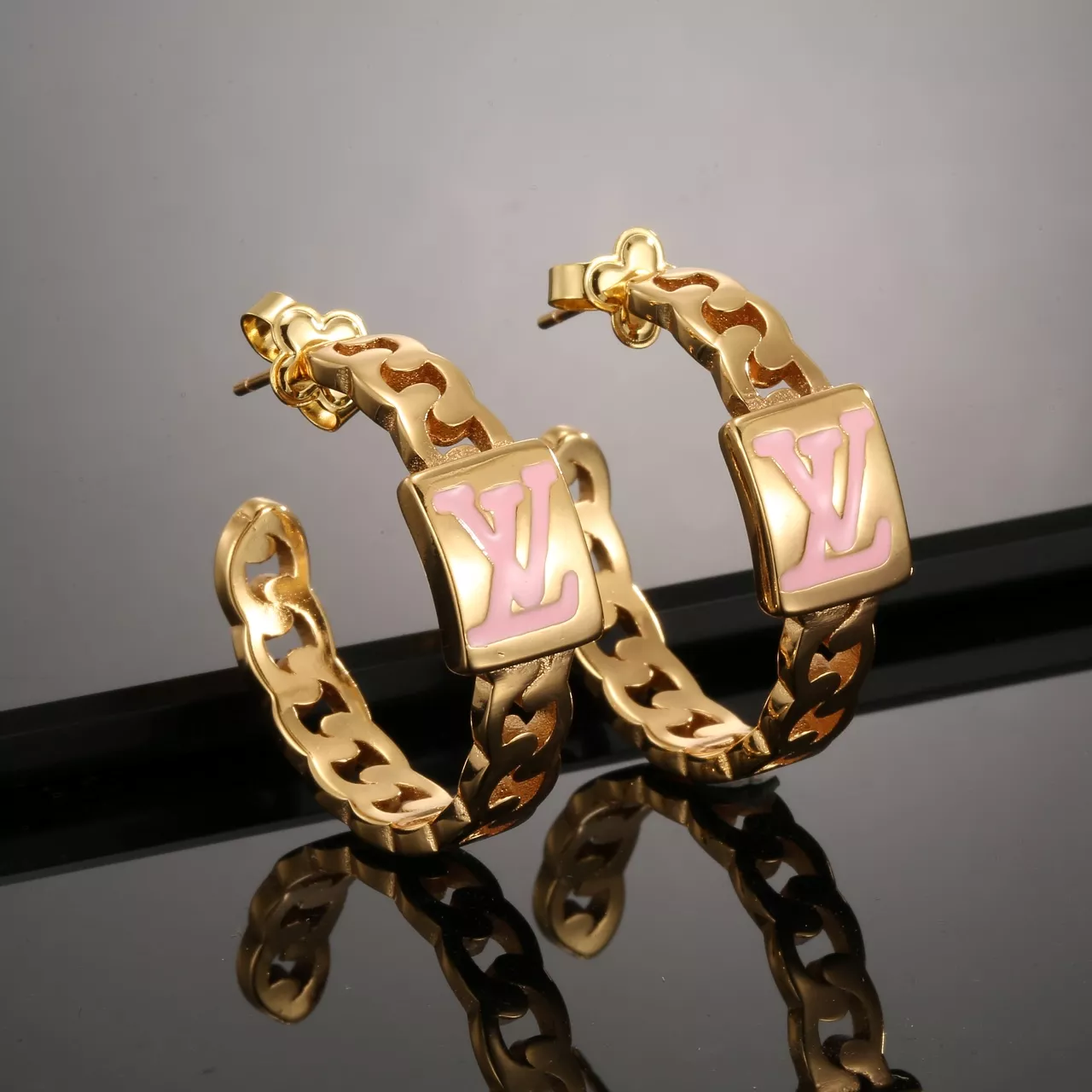 Louis Vuitton Earrings For Women Trendsetting 5976