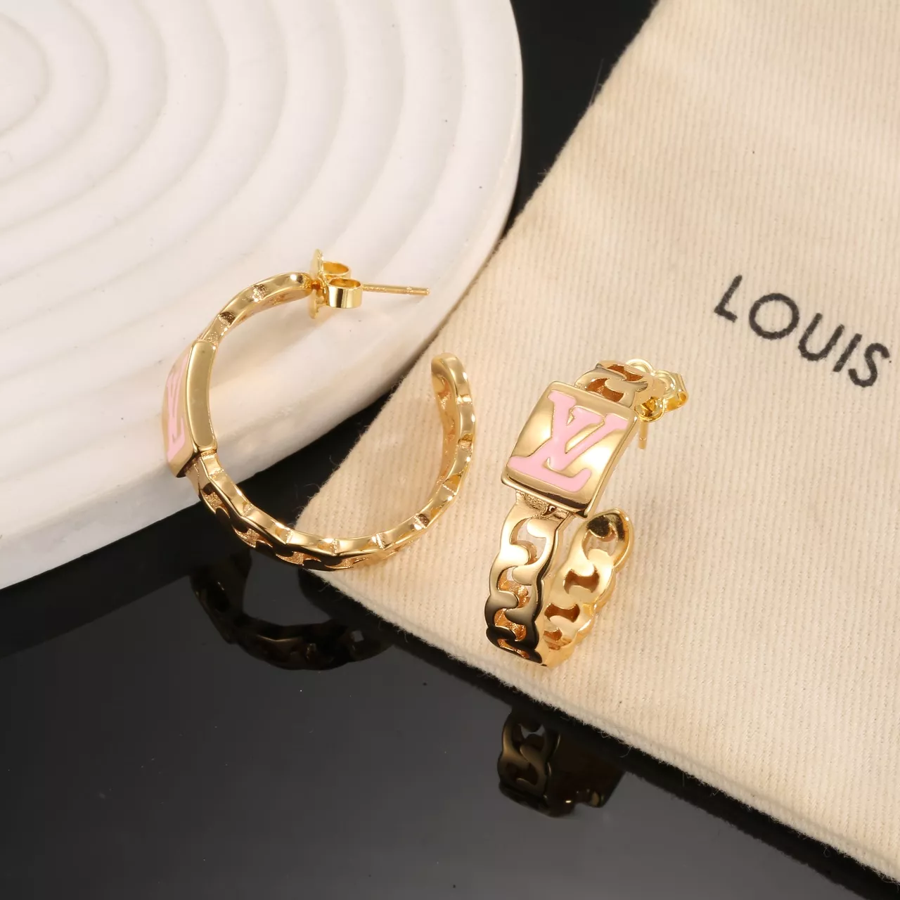 Louis Vuitton Earrings For Women Trendsetting 5976