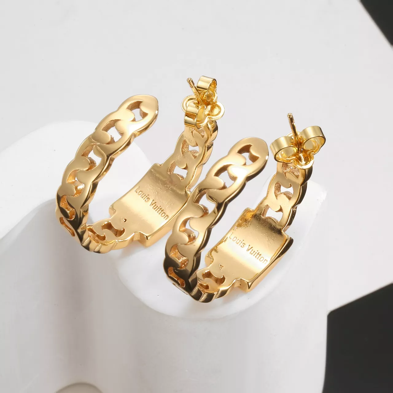 Louis Vuitton Earrings For Women Trendsetting 5976