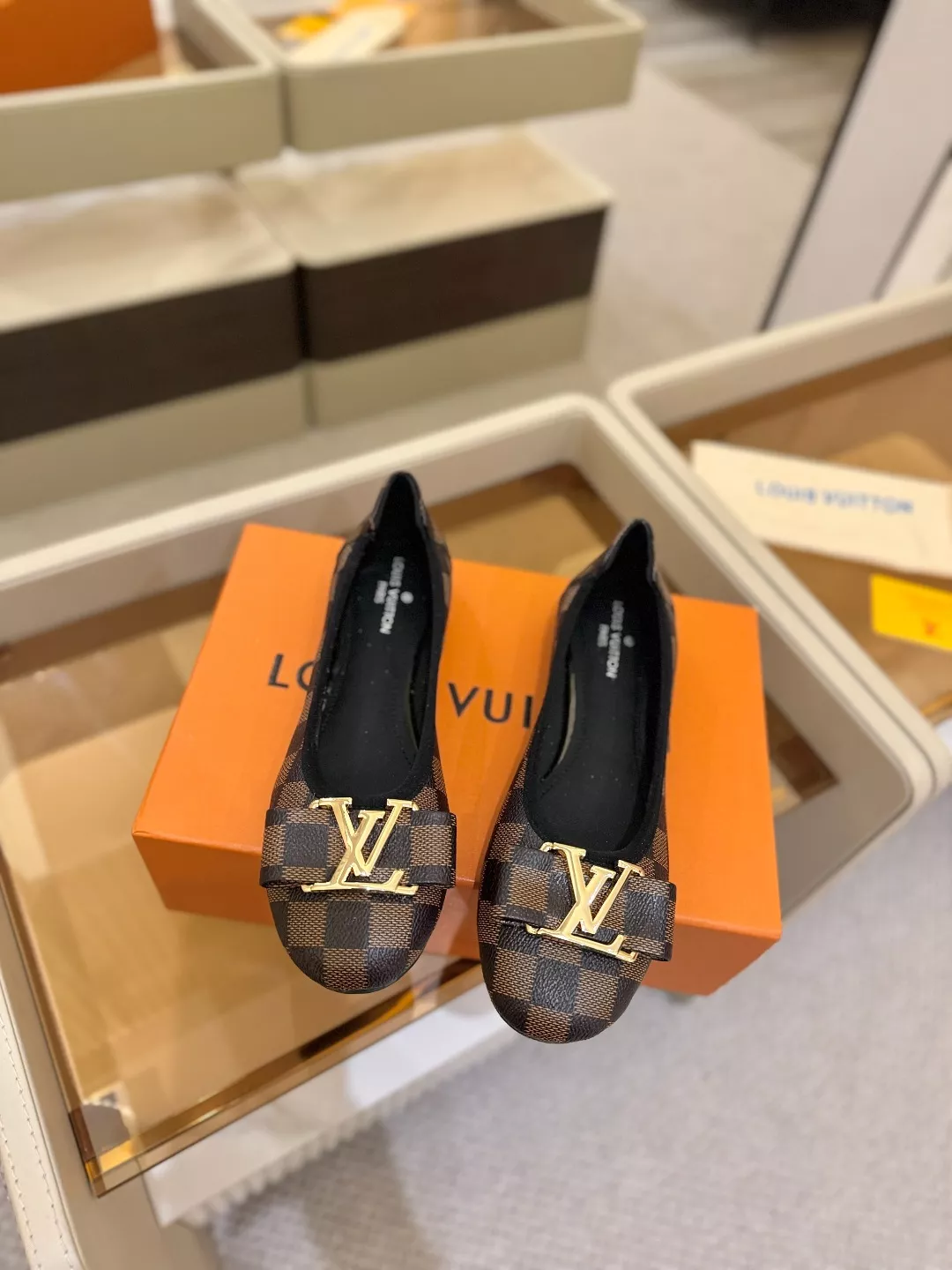 Louis Vuitton Flat Shoes For Women Bright 4112