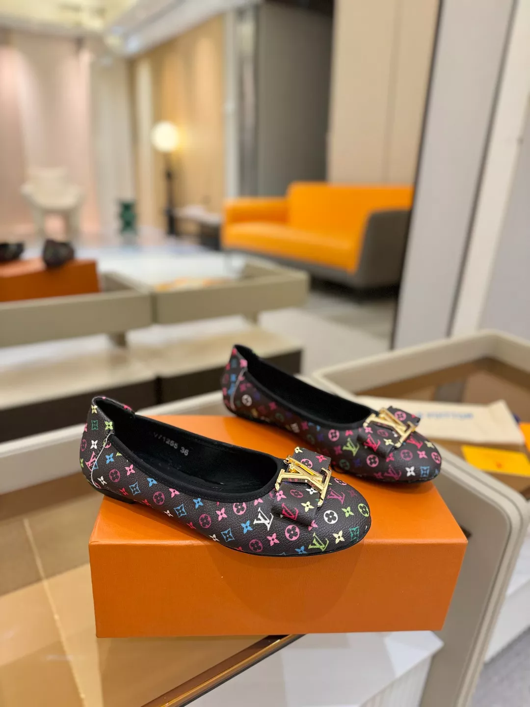 Louis Vuitton Flat Shoes For Women Elegant 7297