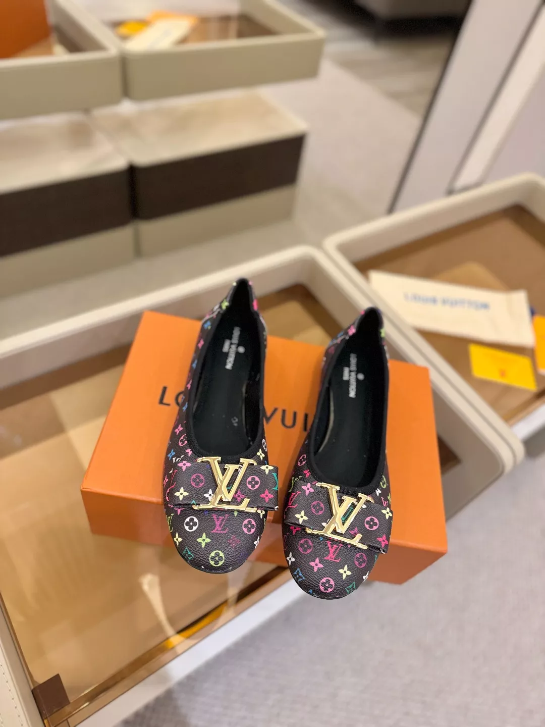 Louis Vuitton Flat Shoes For Women Elegant 7297
