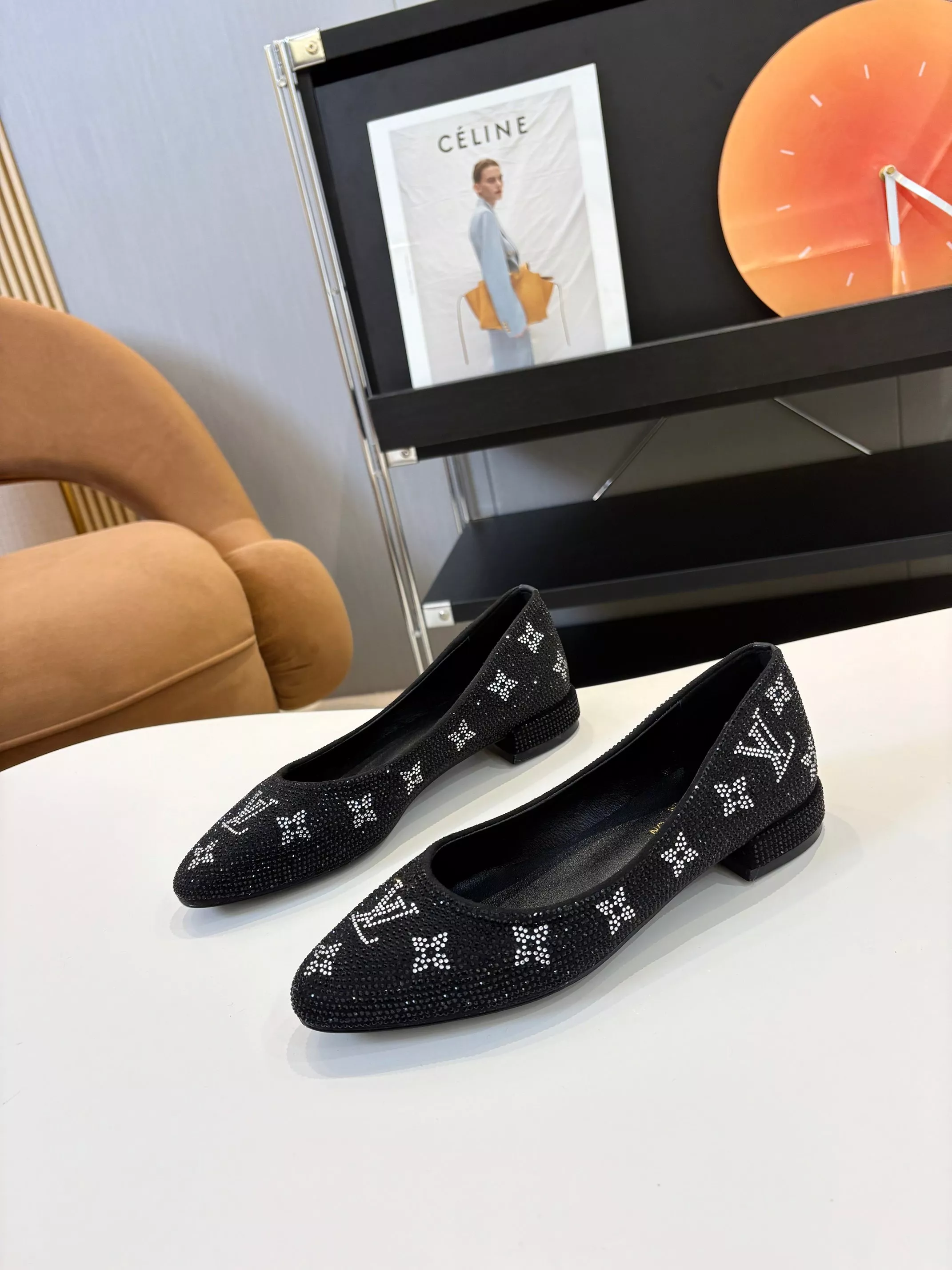Louis Vuitton Flat Shoes For Women GoodFit 9768