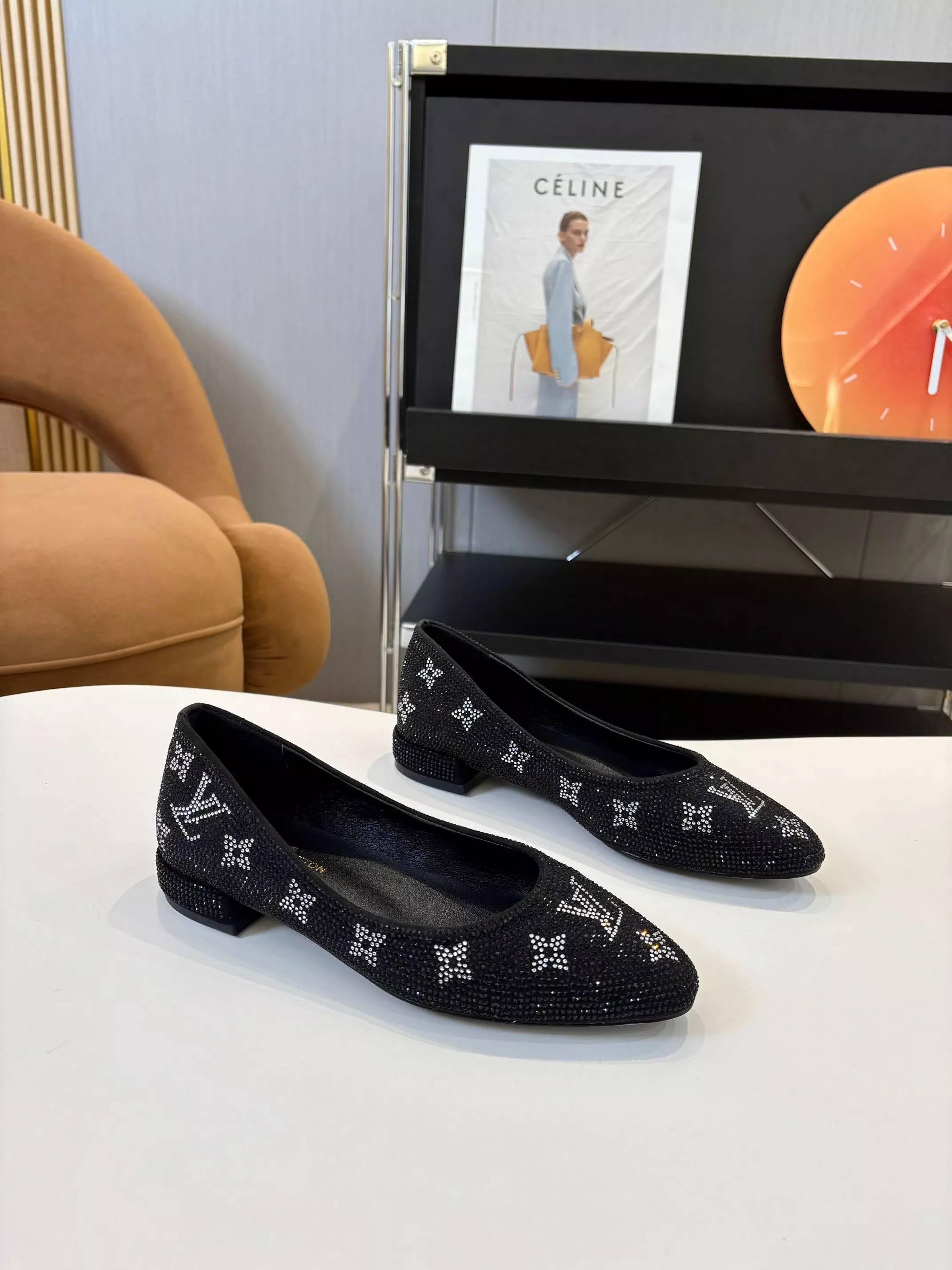 Louis Vuitton Flat Shoes For Women GoodFit 9768