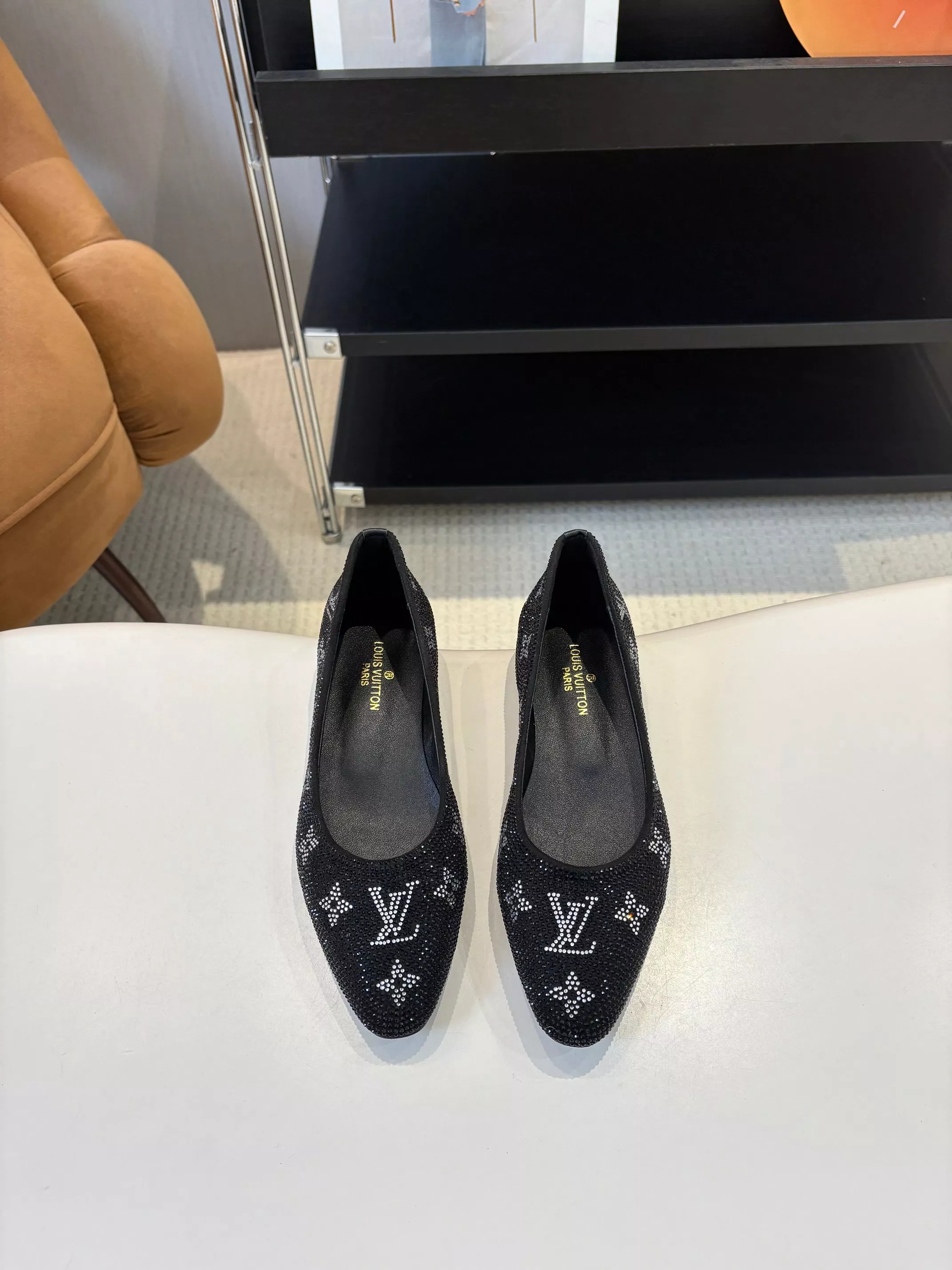 Louis Vuitton Flat Shoes For Women GoodFit 9768