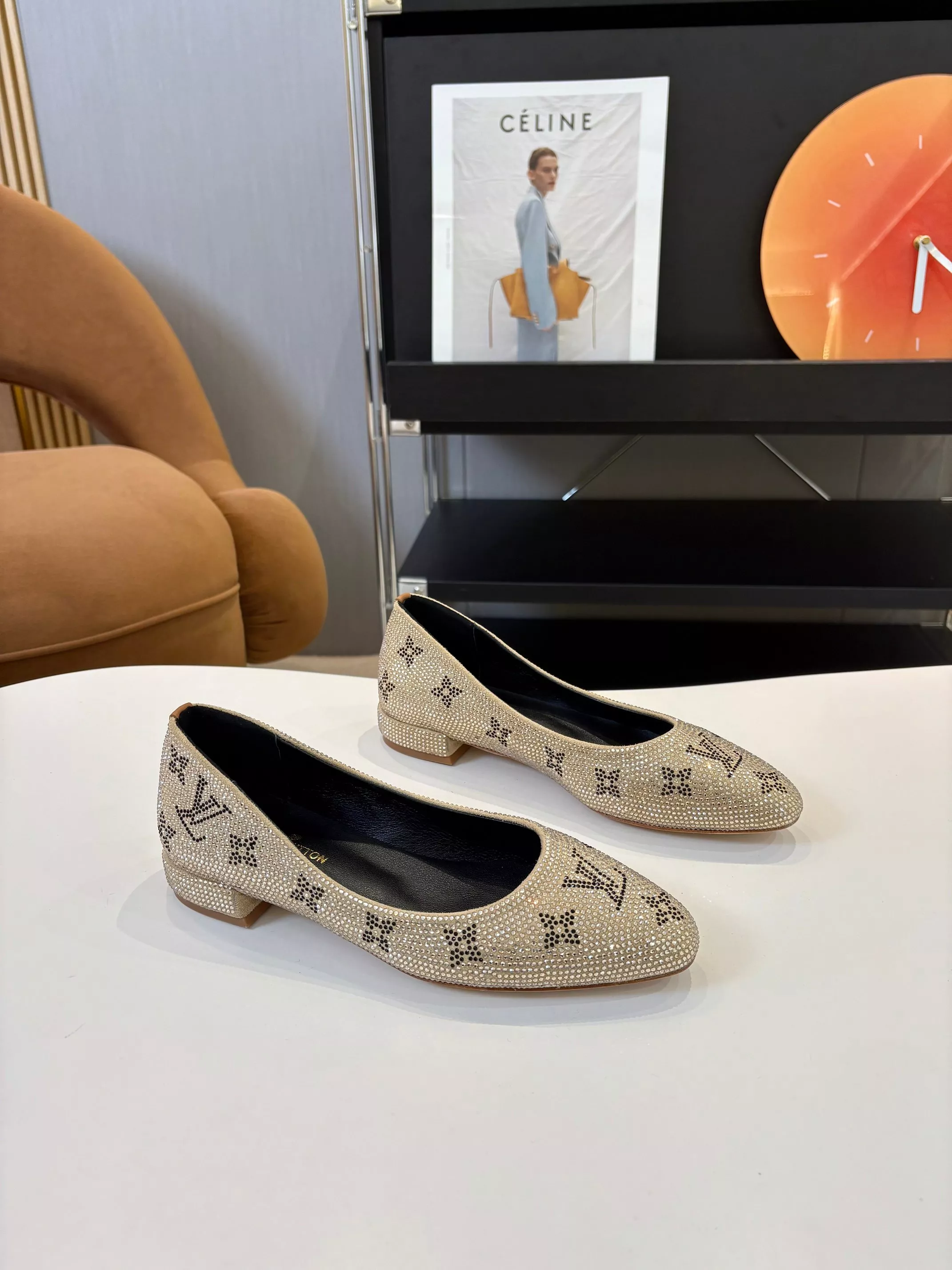 Louis Vuitton Flat Shoes For Women Popular 6913
