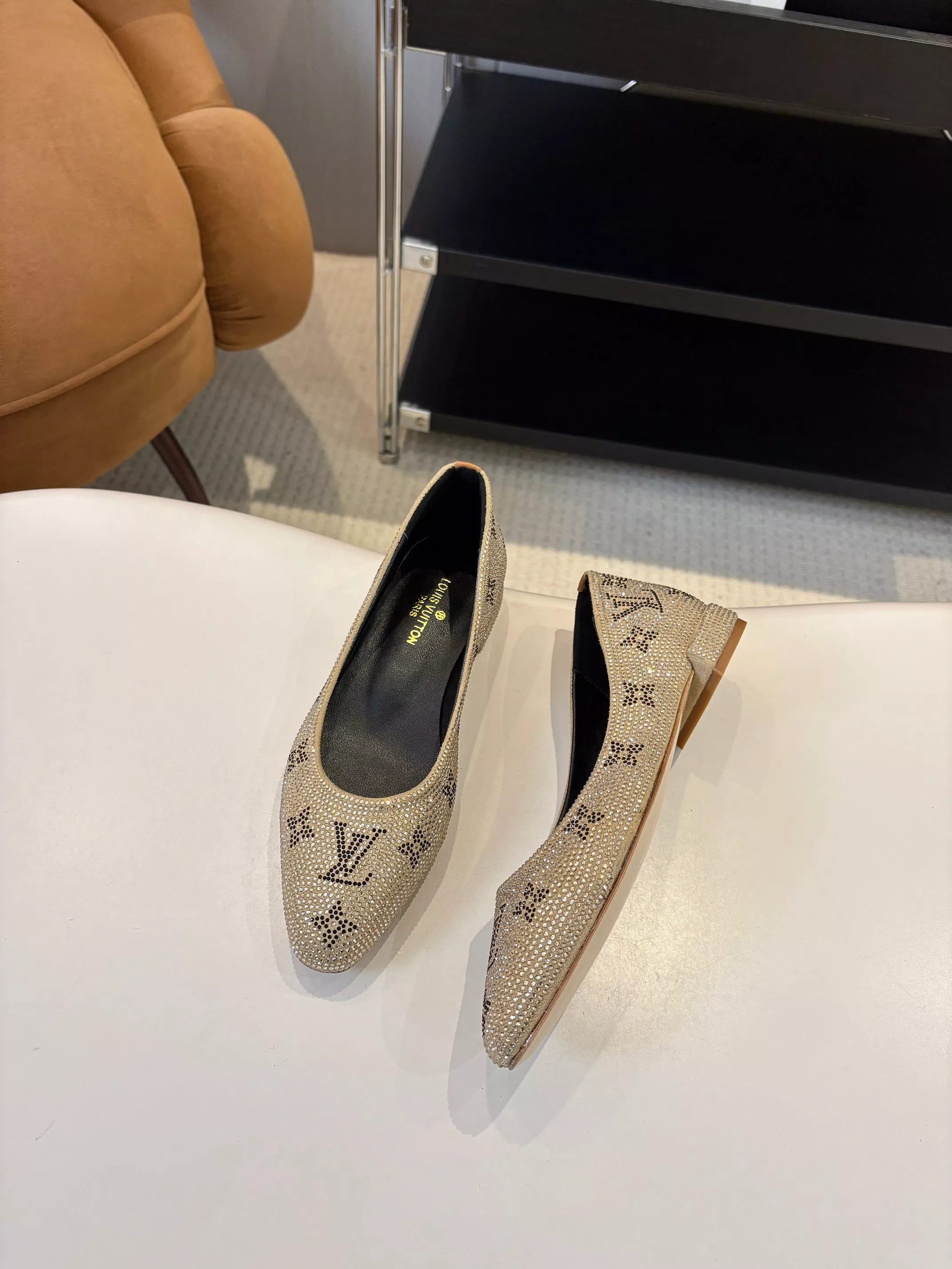 Louis Vuitton Flat Shoes For Women Popular 6913