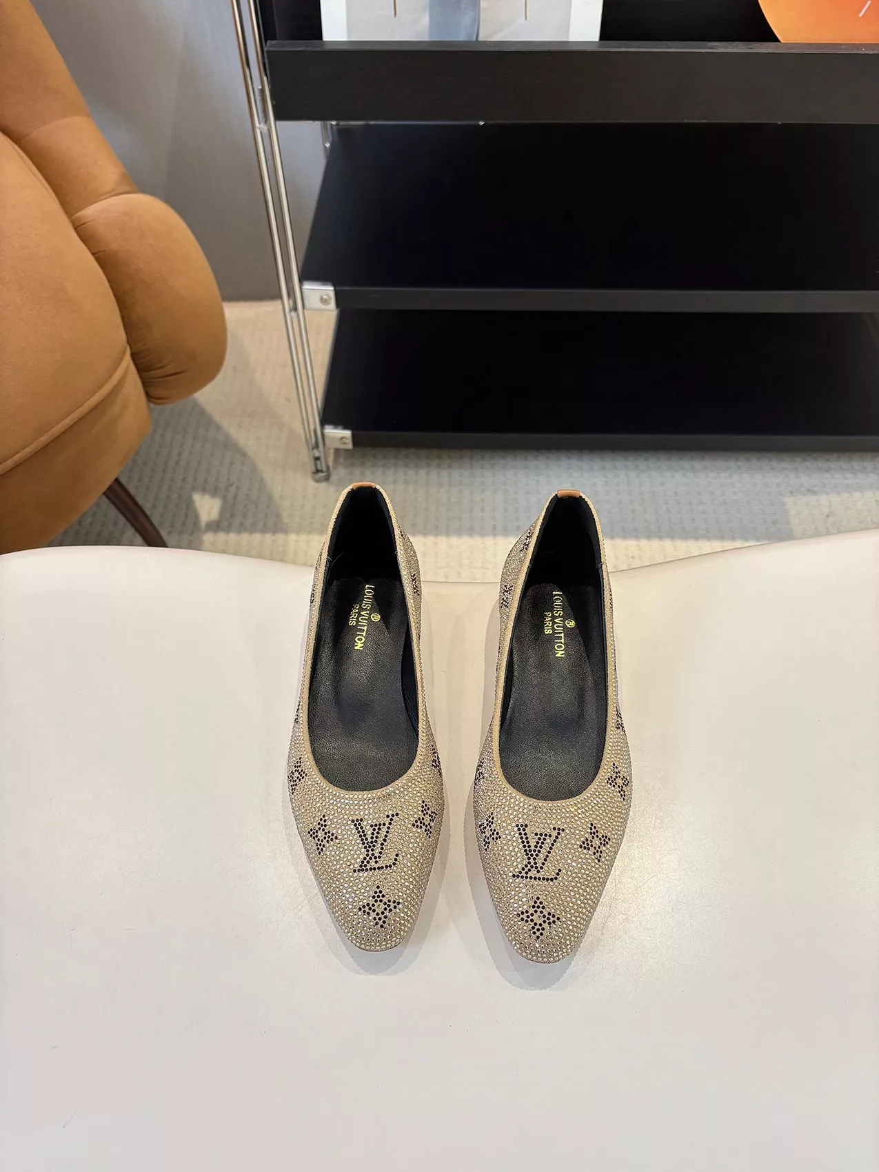 Louis Vuitton Flat Shoes For Women Popular 6913