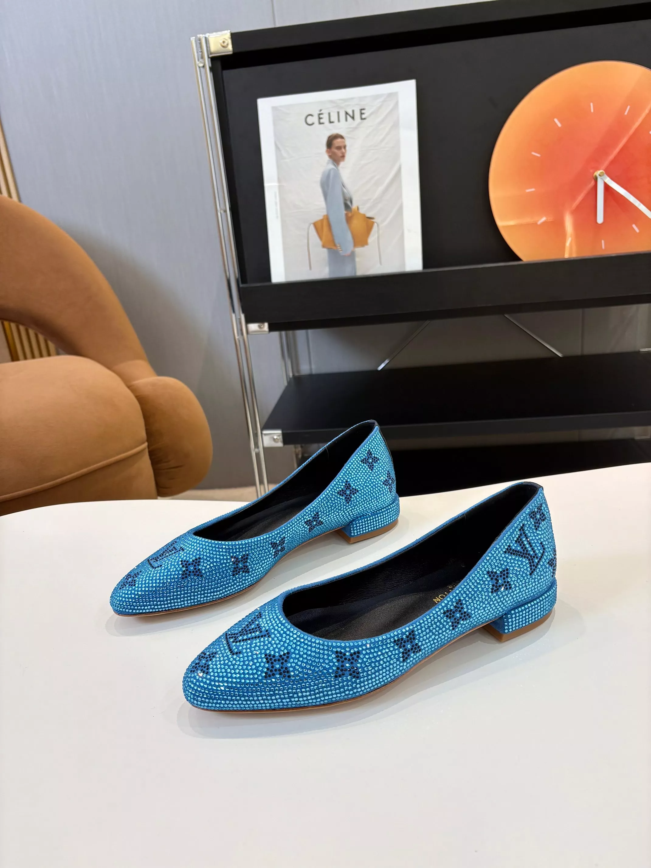 Louis Vuitton Flat Shoes For Women Trendsetting 1532
