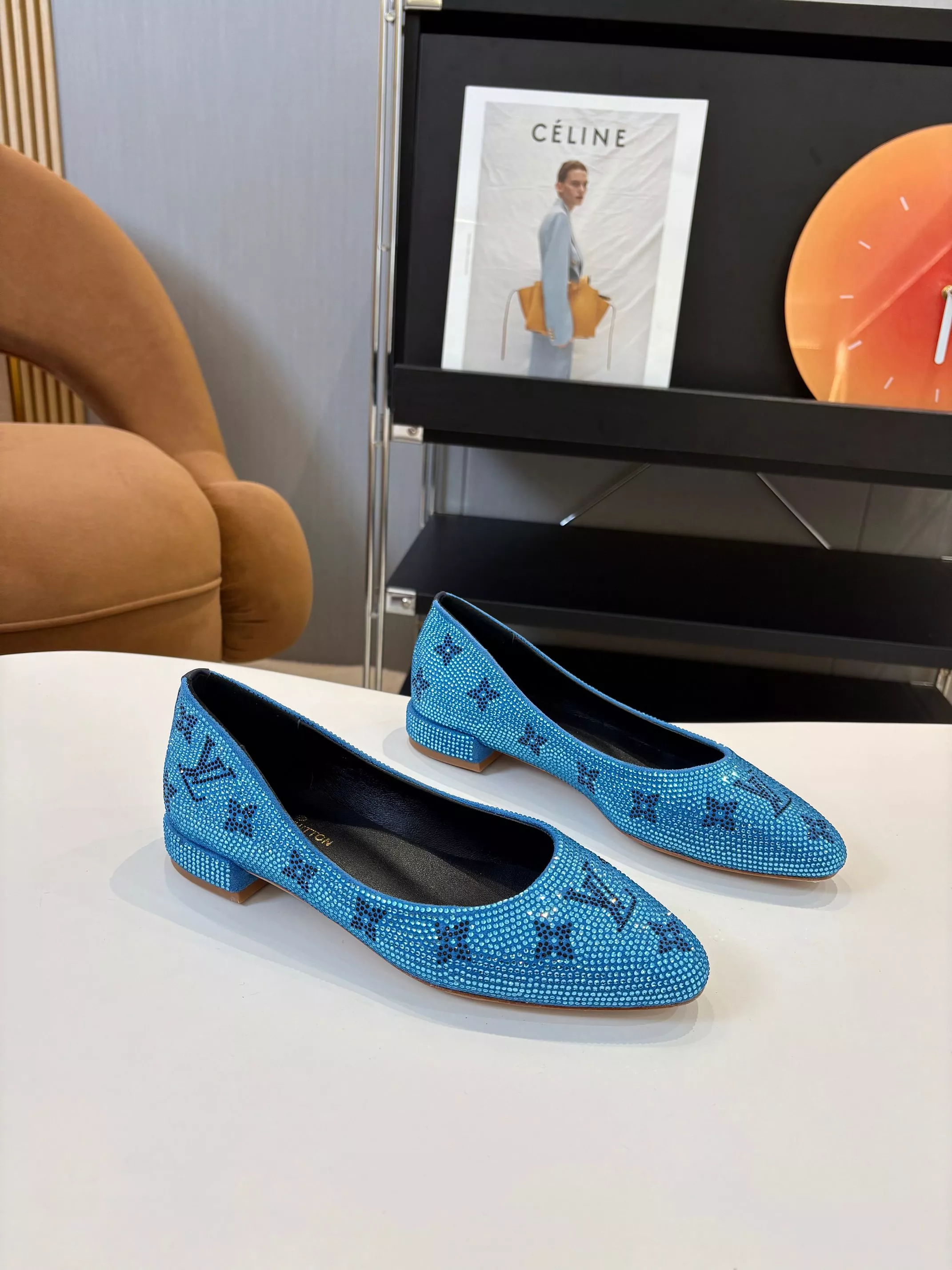 Louis Vuitton Flat Shoes For Women Trendsetting 1532
