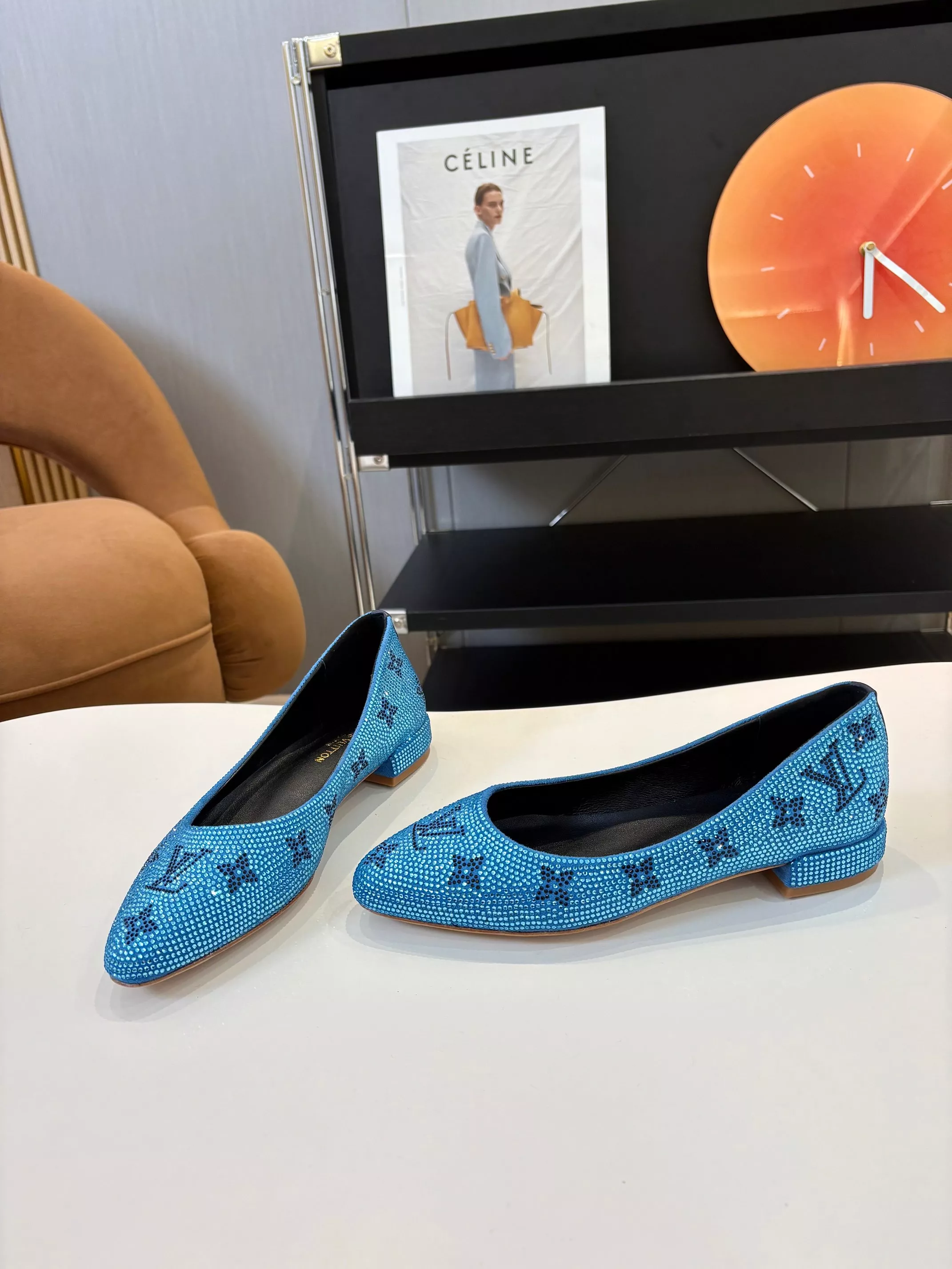 Louis Vuitton Flat Shoes For Women Trendsetting 1532