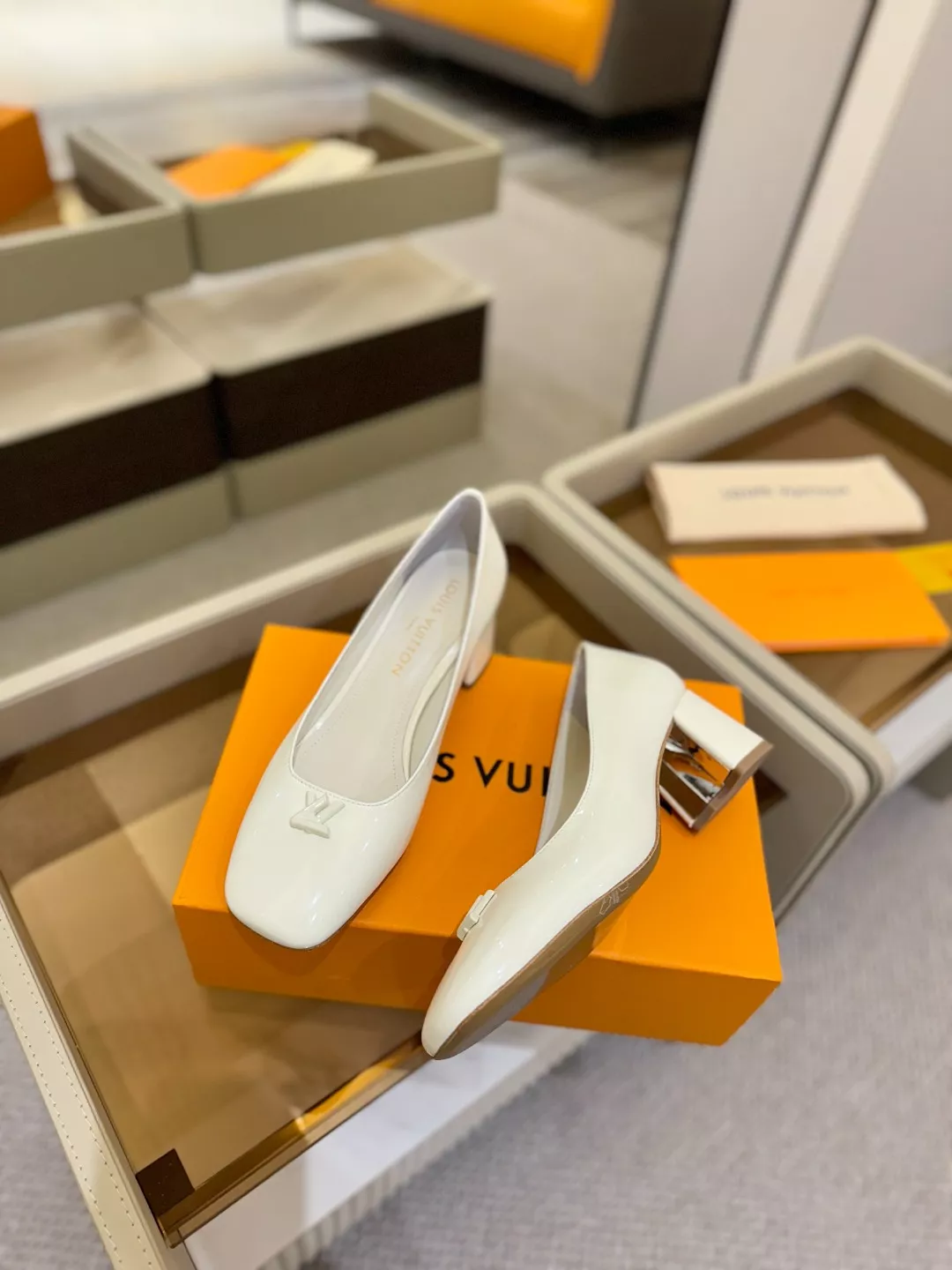 Louis Vuitton High-Heeled Shoes For Women Breathable 5272