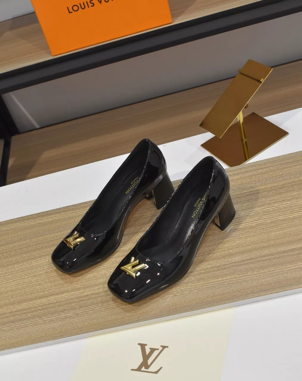 Louis Vuitton High-Heeled Shoes For Women Durable 9622