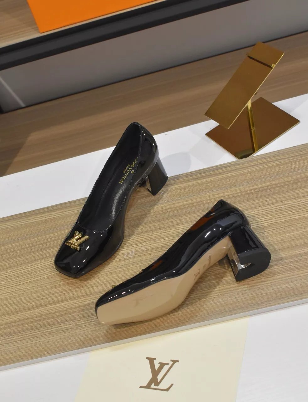 Louis Vuitton High-Heeled Shoes For Women Durable 9622