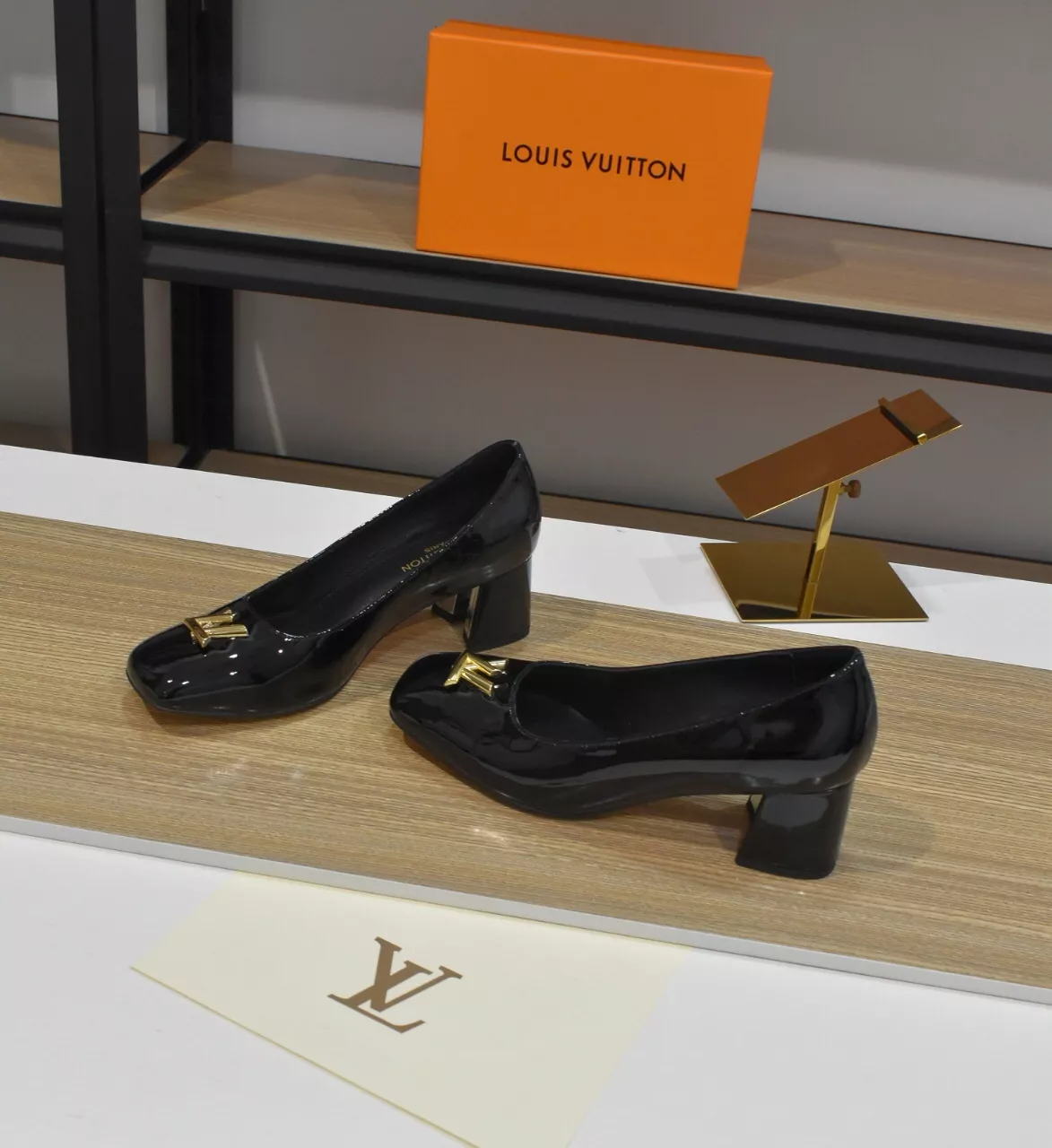 Louis Vuitton High-Heeled Shoes For Women Durable 9622