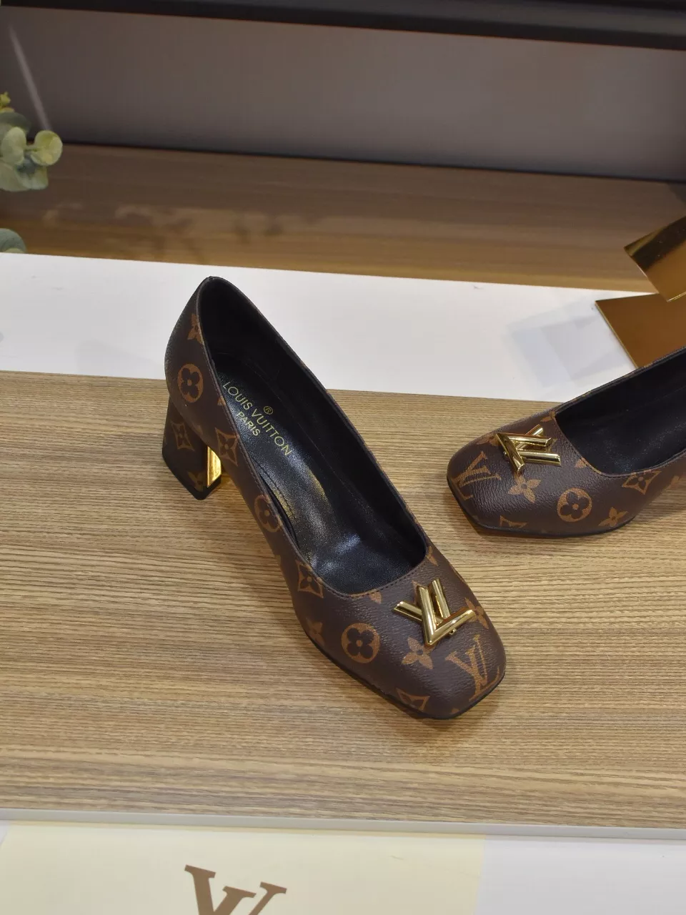 Louis Vuitton High-Heeled Shoes For Women Elegant 479