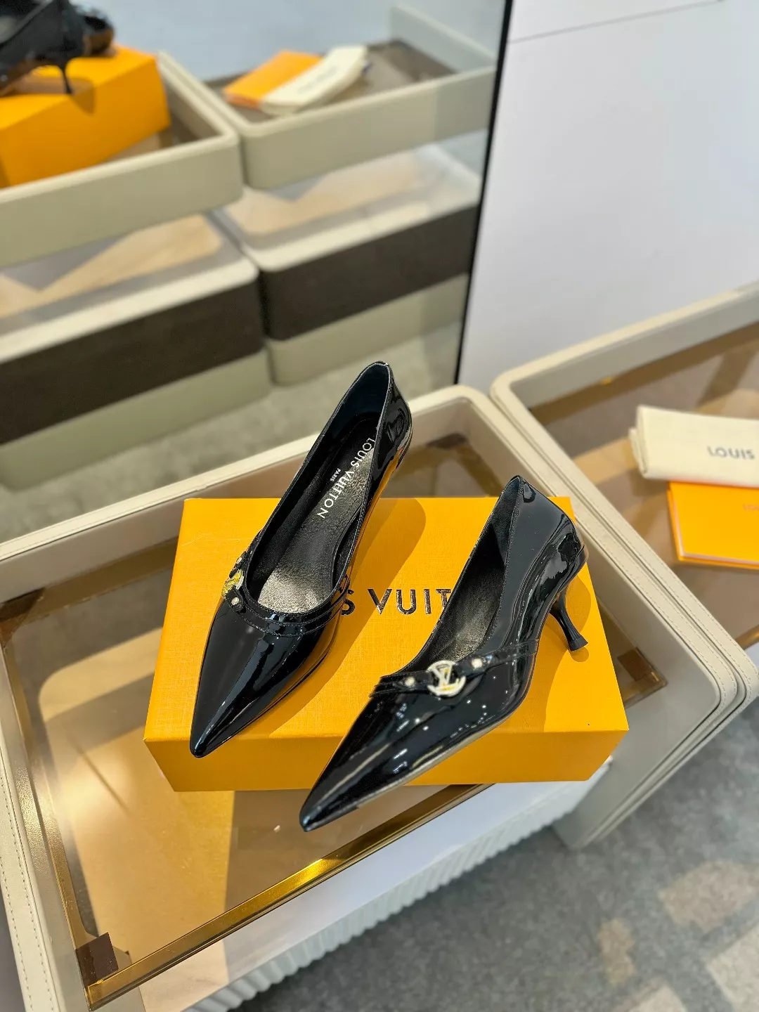 Louis Vuitton High-Heeled Shoes For Women Functional 8193