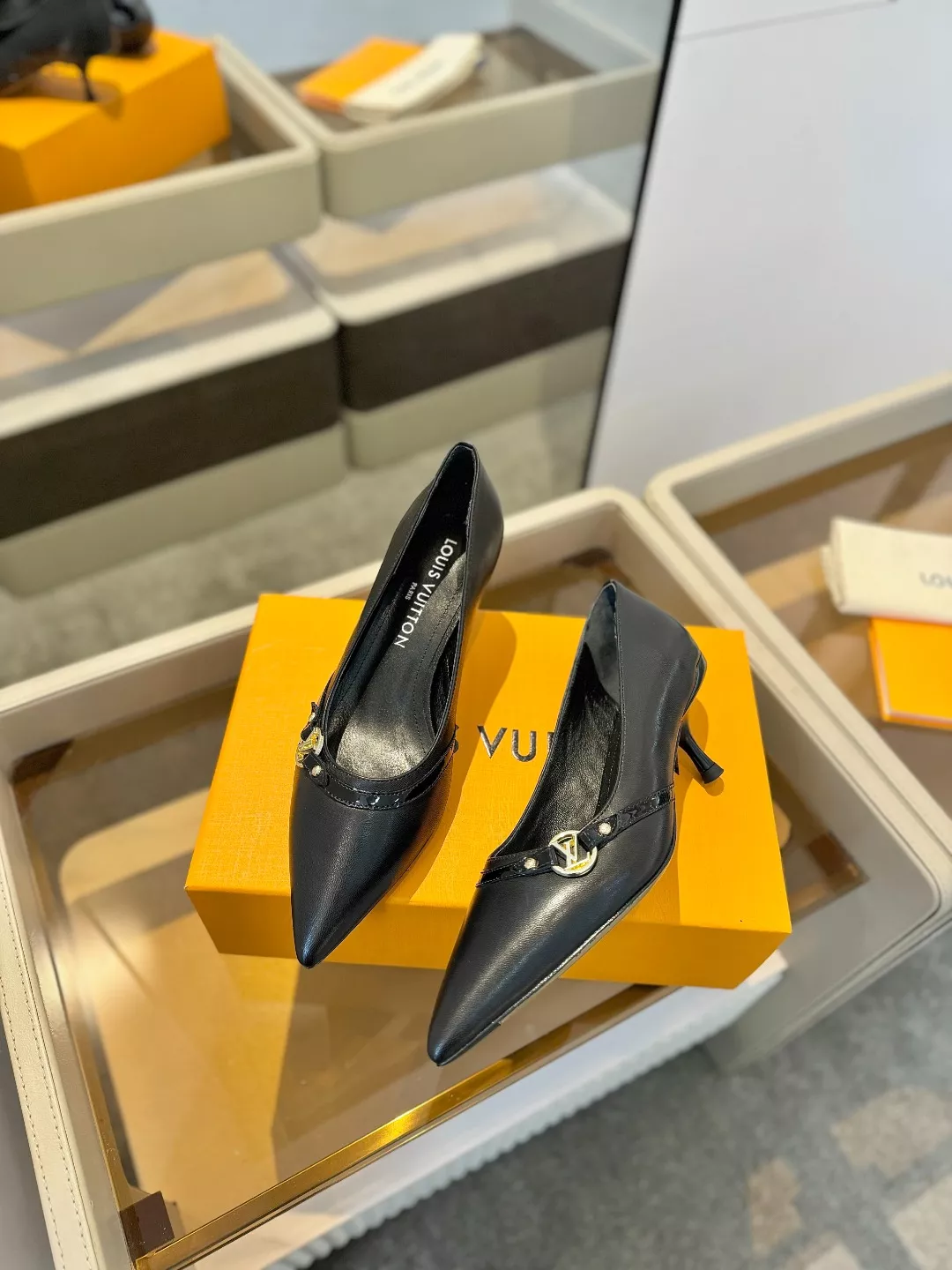 Louis Vuitton High-Heeled Shoes For Women ModernLook 8959