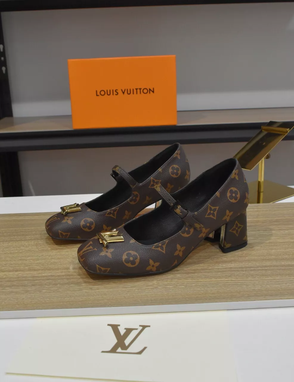 Louis Vuitton High-Heeled Shoes For Women Stylish 4649
