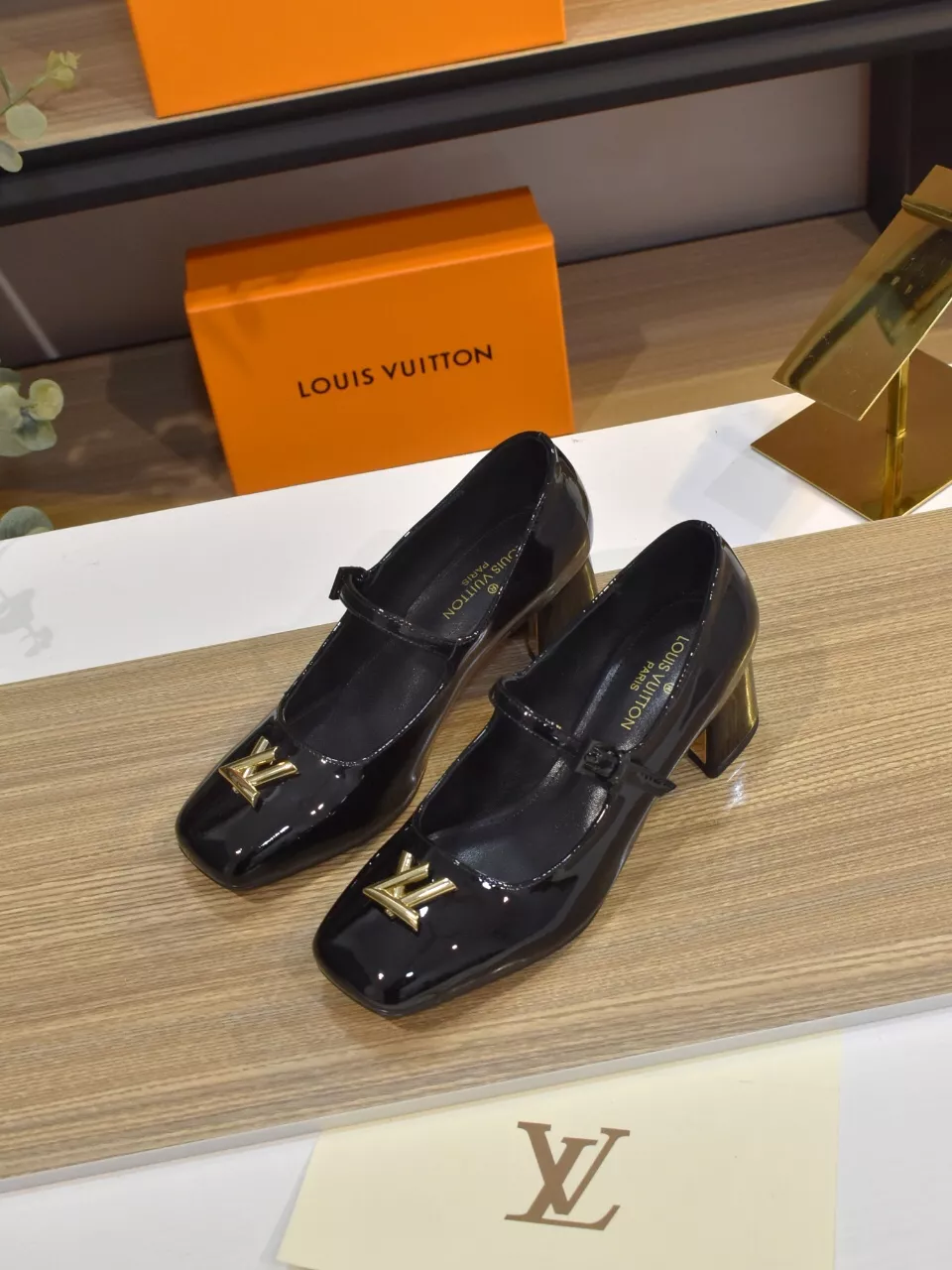 Louis Vuitton High-Heeled Shoes For Women Trendsetting 8342