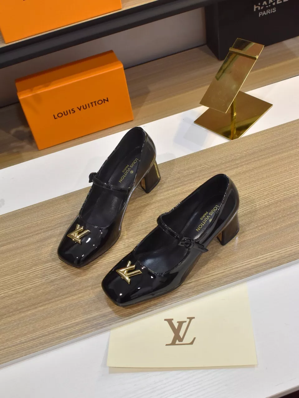 Louis Vuitton High-Heeled Shoes For Women Trendsetting 8342