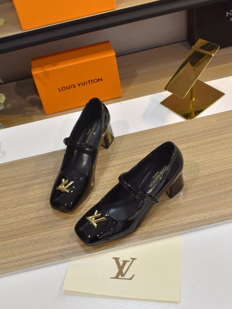 Louis Vuitton High-Heeled Shoes For Women Trendsetting 8342
