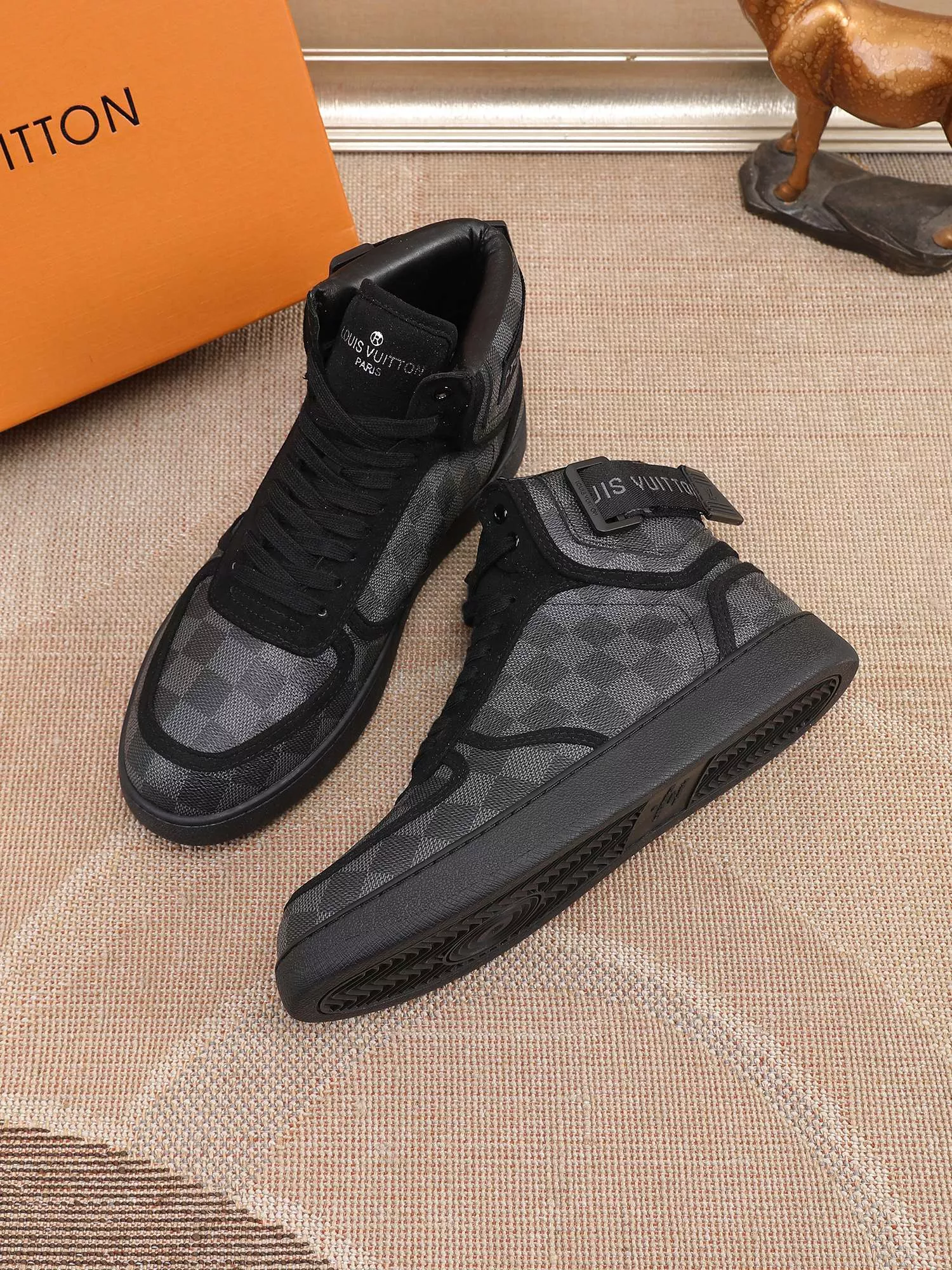 Louis Vuitton High Tops Shoes For Men Affordable 7998
