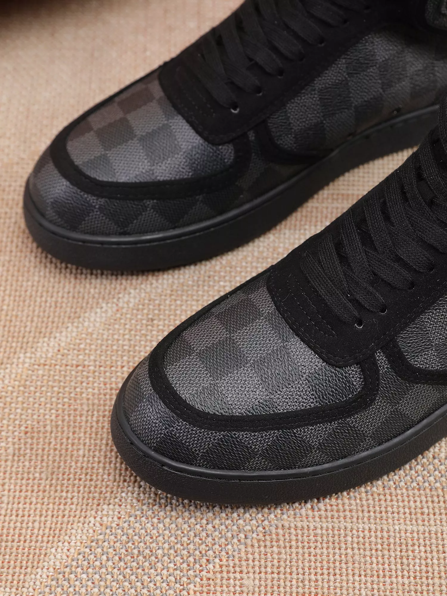 Louis Vuitton High Tops Shoes For Men Affordable 7998