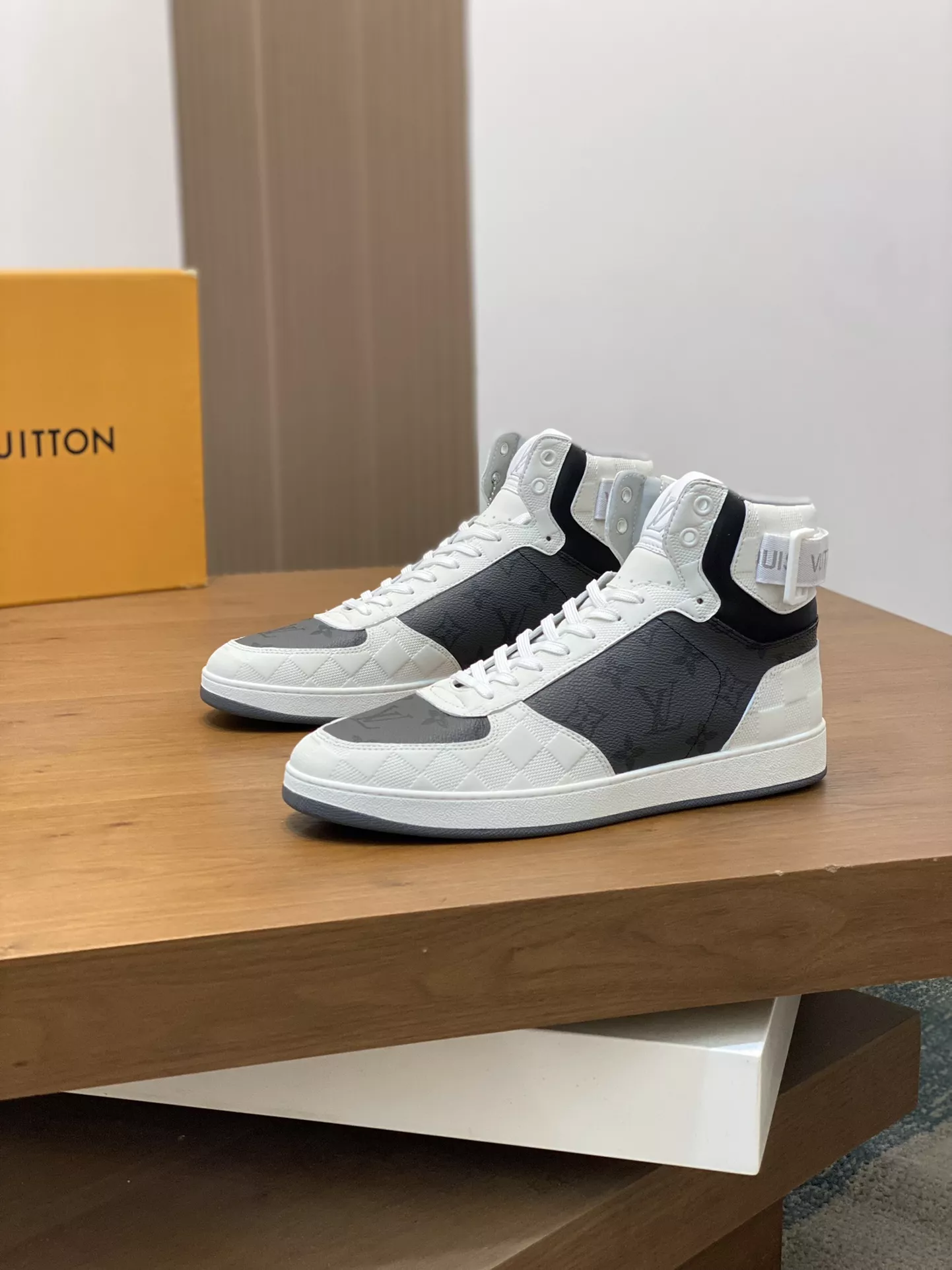 Louis Vuitton High Tops Shoes For Men Bold 4767