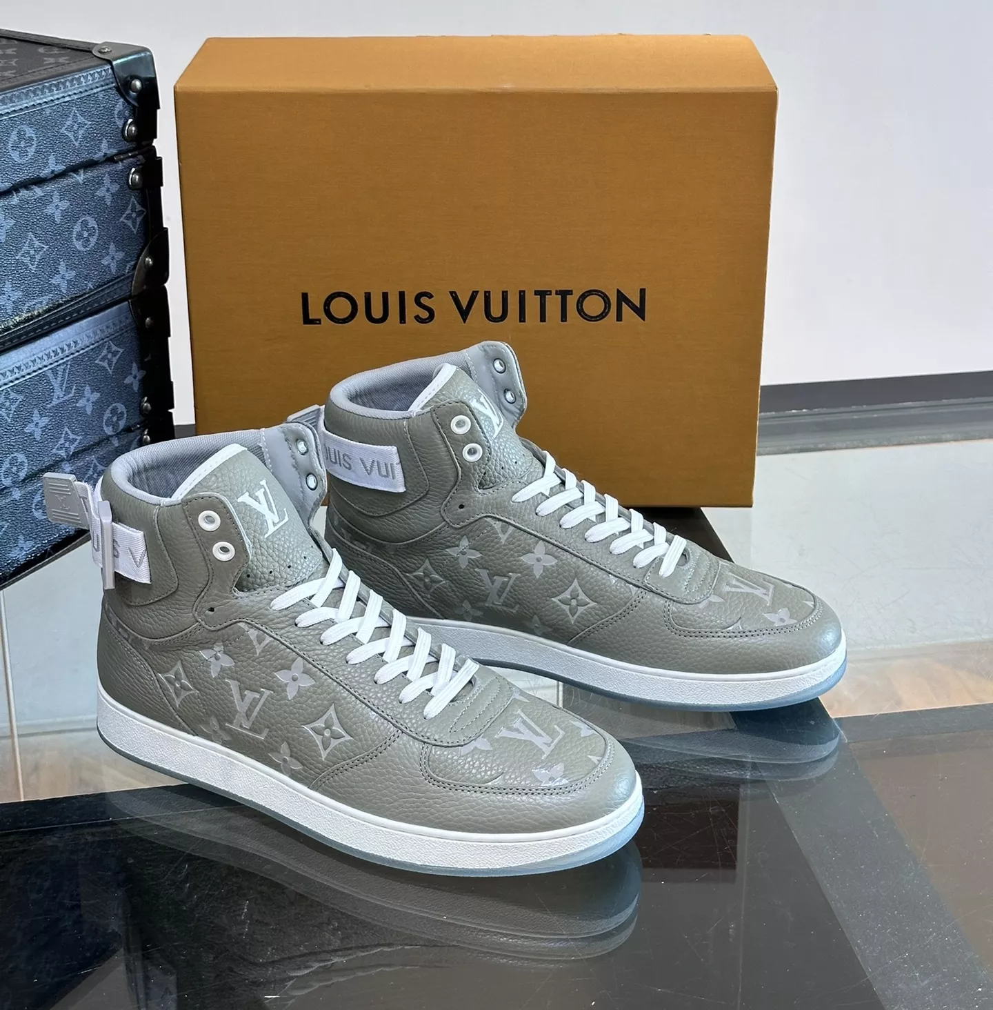 Louis Vuitton High Tops Shoes For Men Breathable 1677