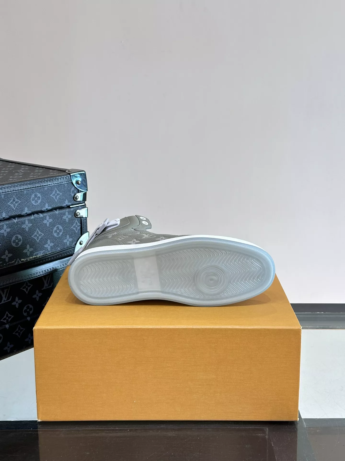 Louis Vuitton High Tops Shoes For Men Breathable 1677