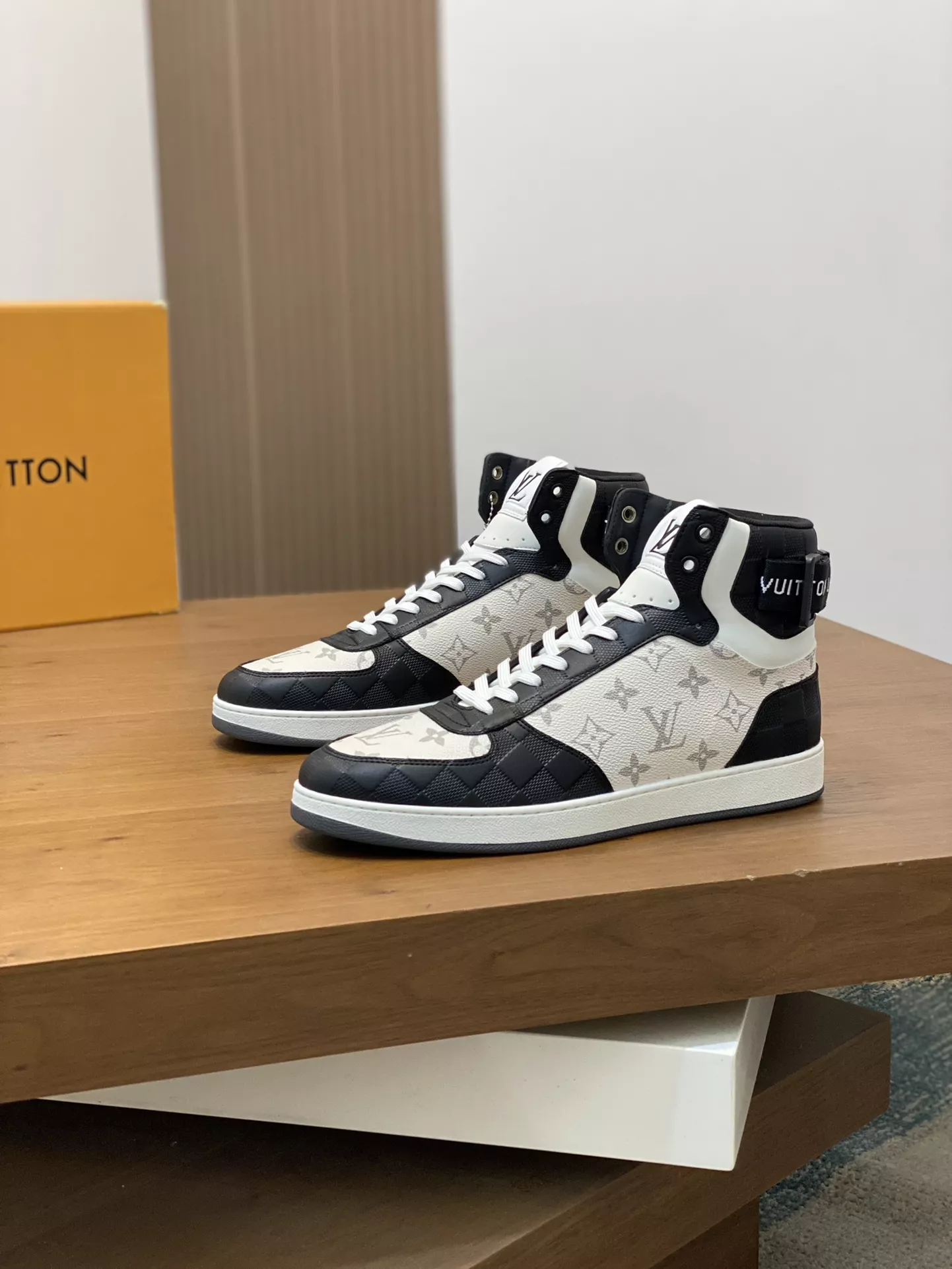 Louis Vuitton High Tops Shoes For Men Compact 9486