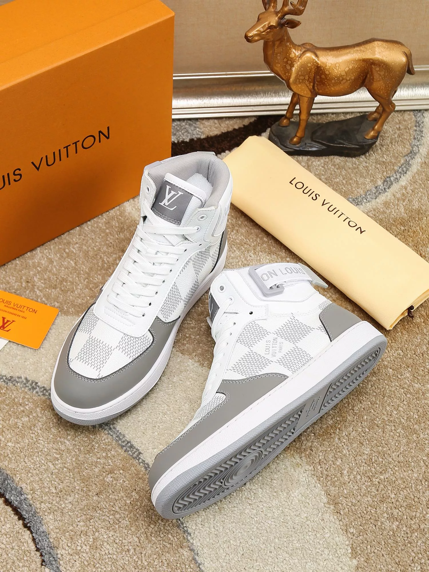 Louis Vuitton High Tops Shoes For Men Durable 2113