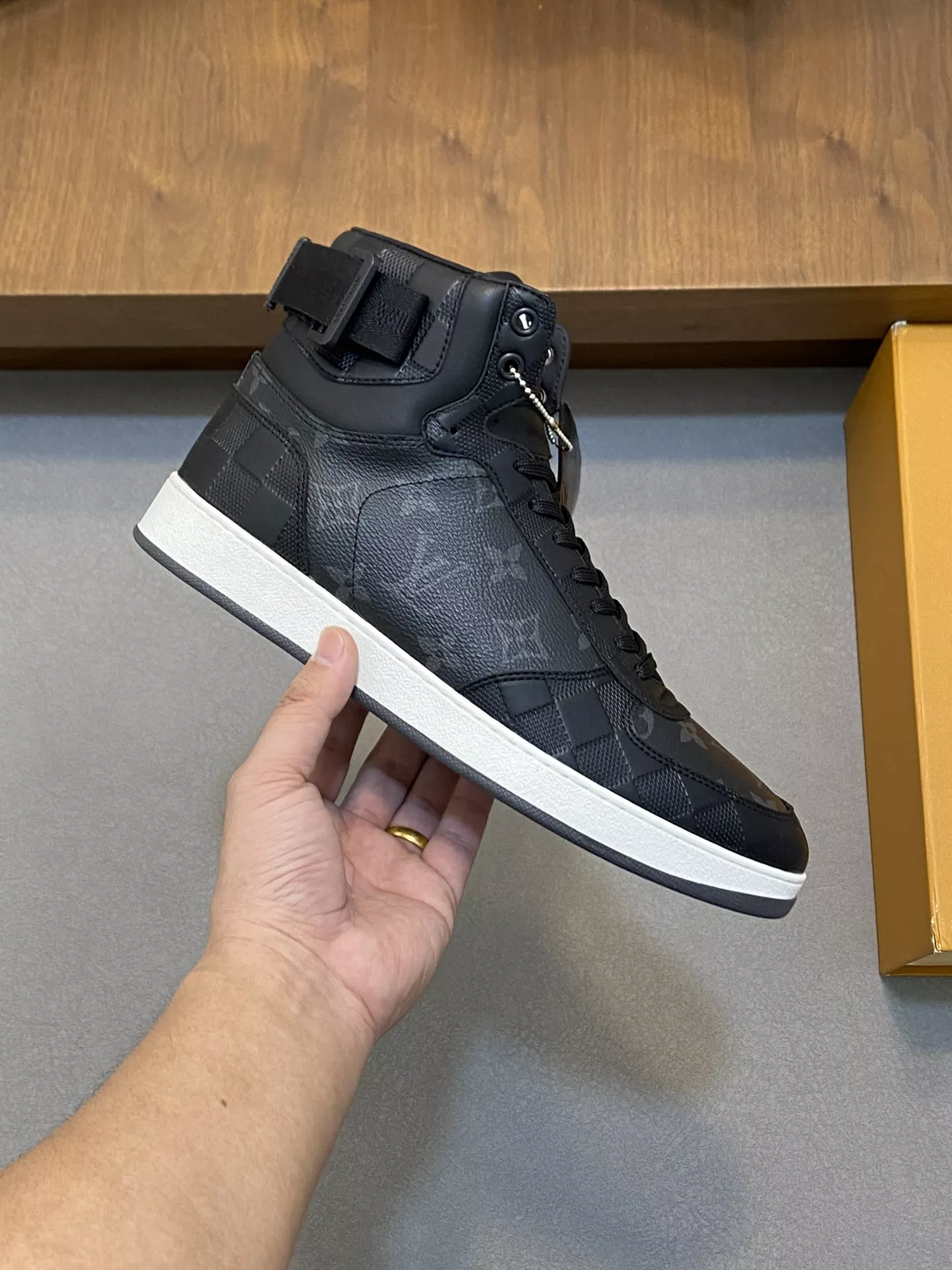 Louis Vuitton High Tops Shoes For Men Functional 5784